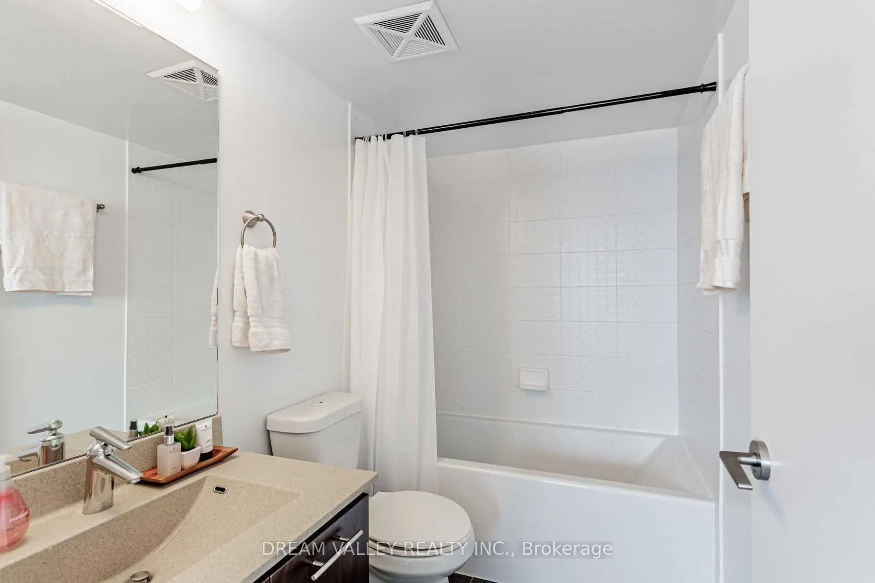 125 Village Green Square, #1304