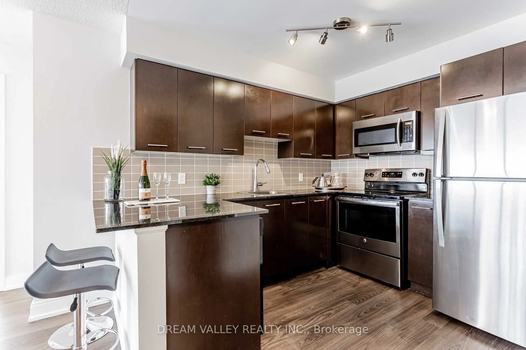 125 Village Green Square, #1304