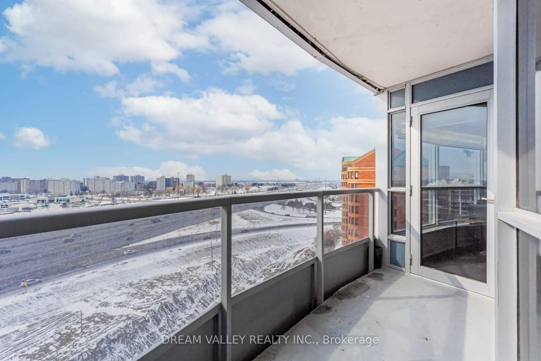 125 Village Green Square, #1304