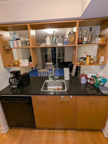 135 Village Green Square, #2021