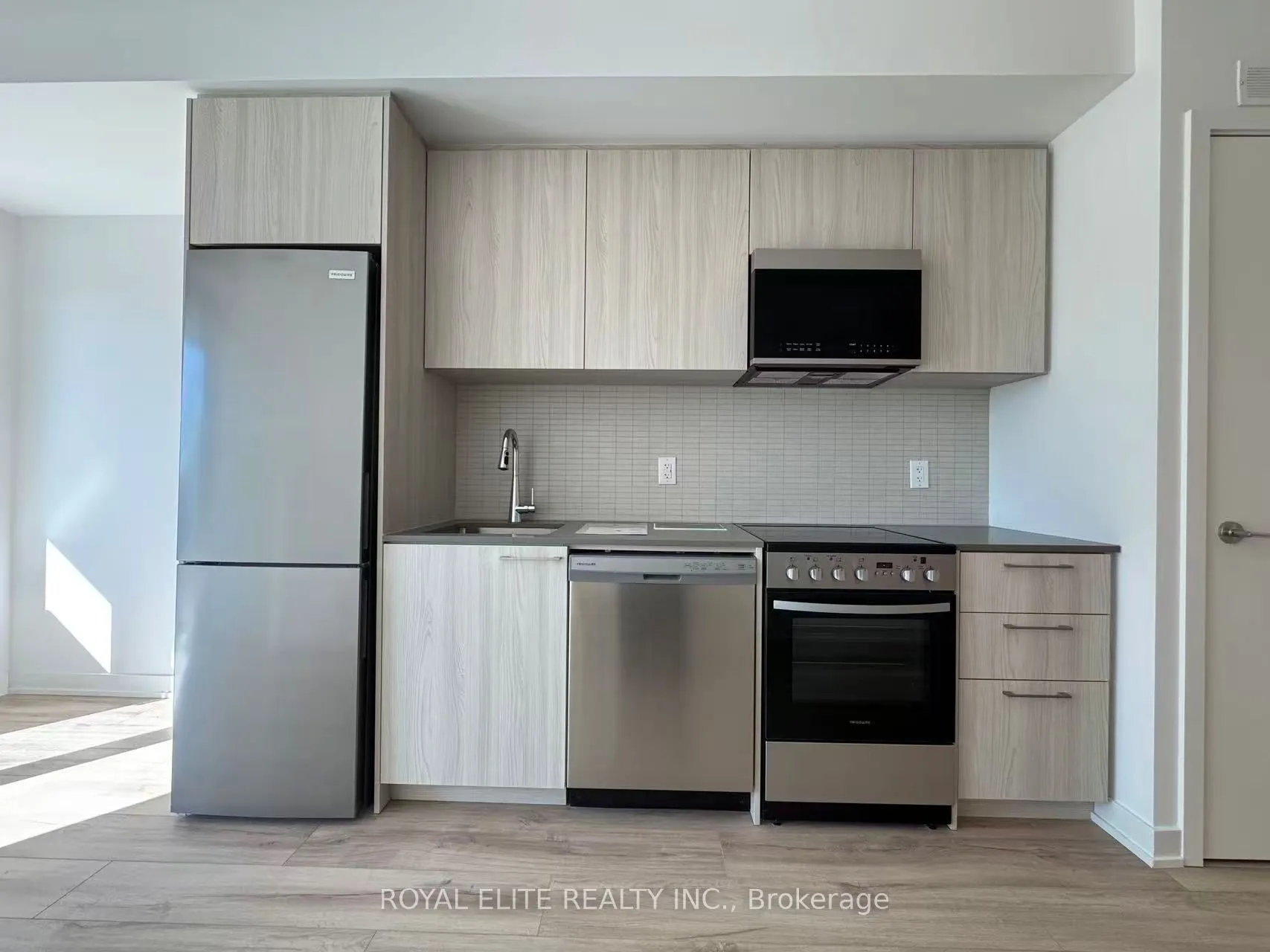 7439 Kingston Road, #216