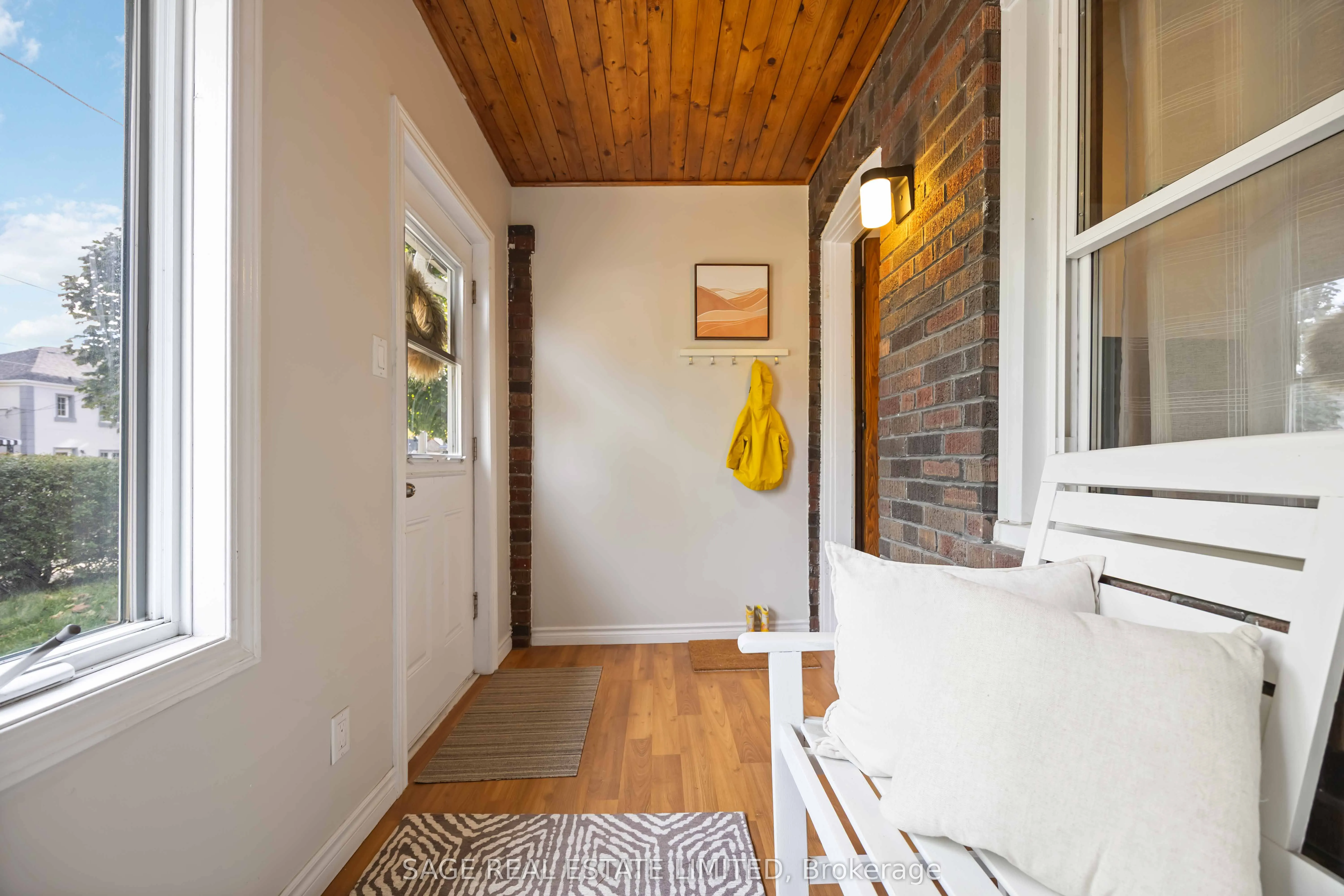 552 Victoria Park Avenue