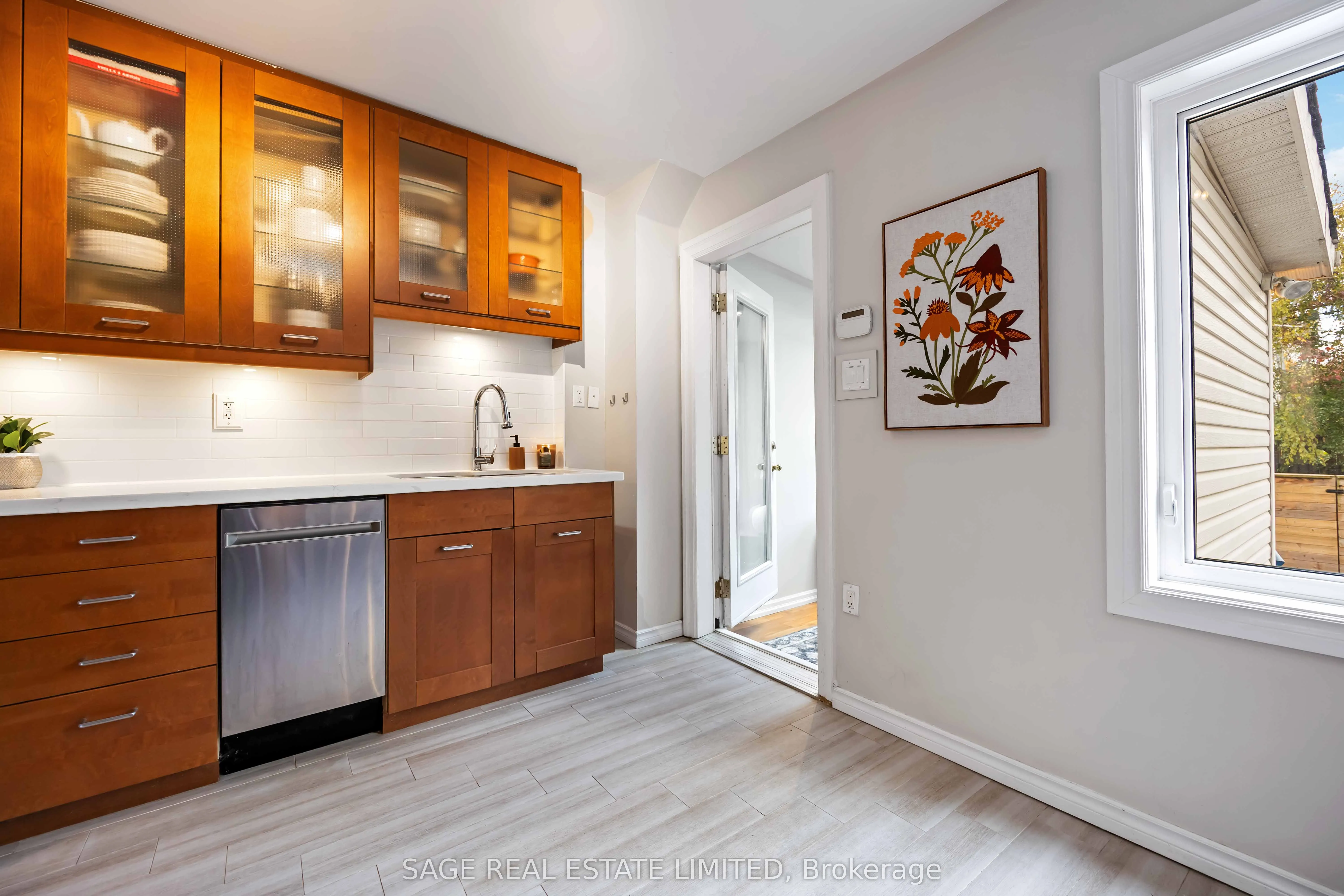 552 Victoria Park Avenue