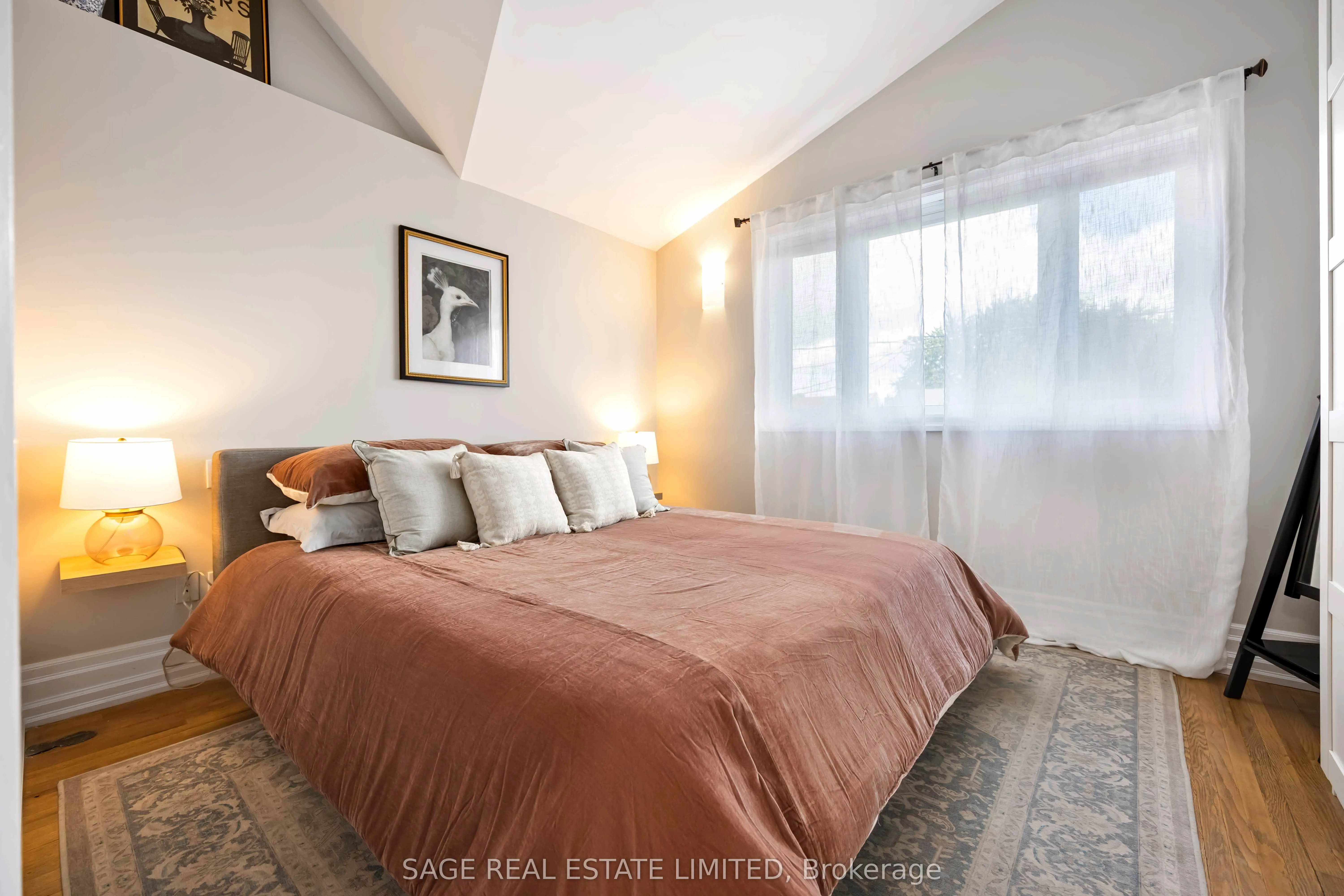 552 Victoria Park Avenue