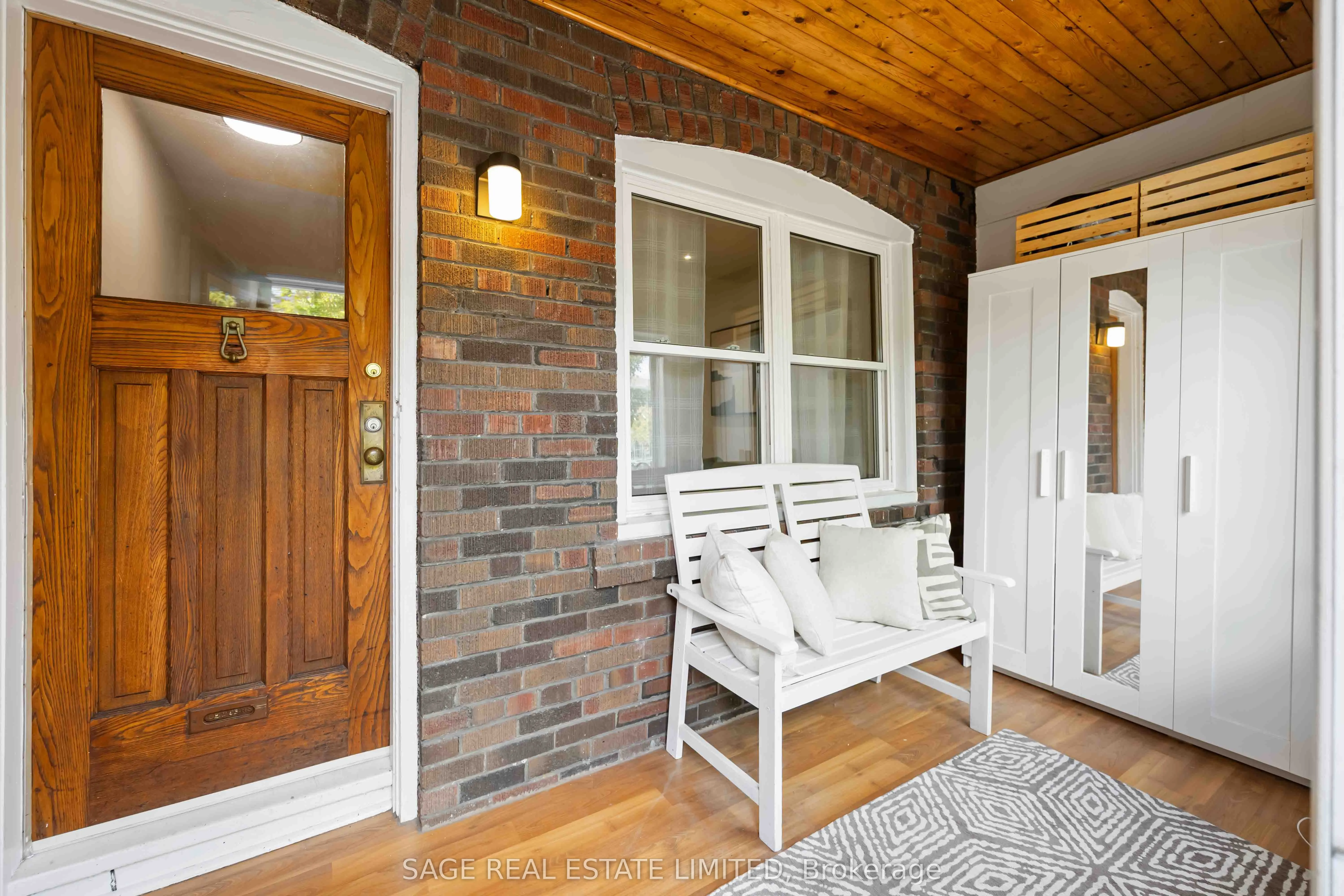 552 Victoria Park Avenue