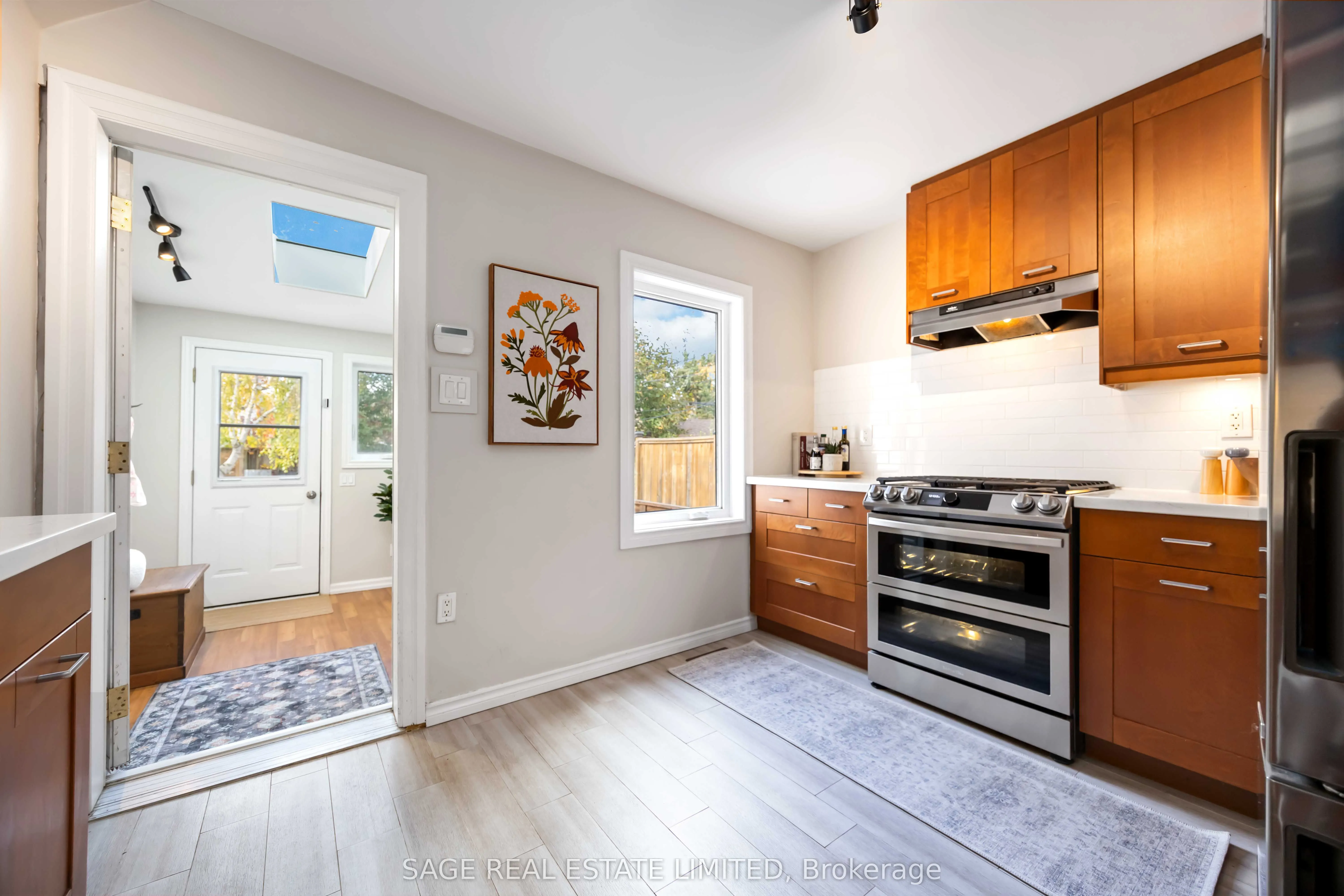 552 Victoria Park Avenue