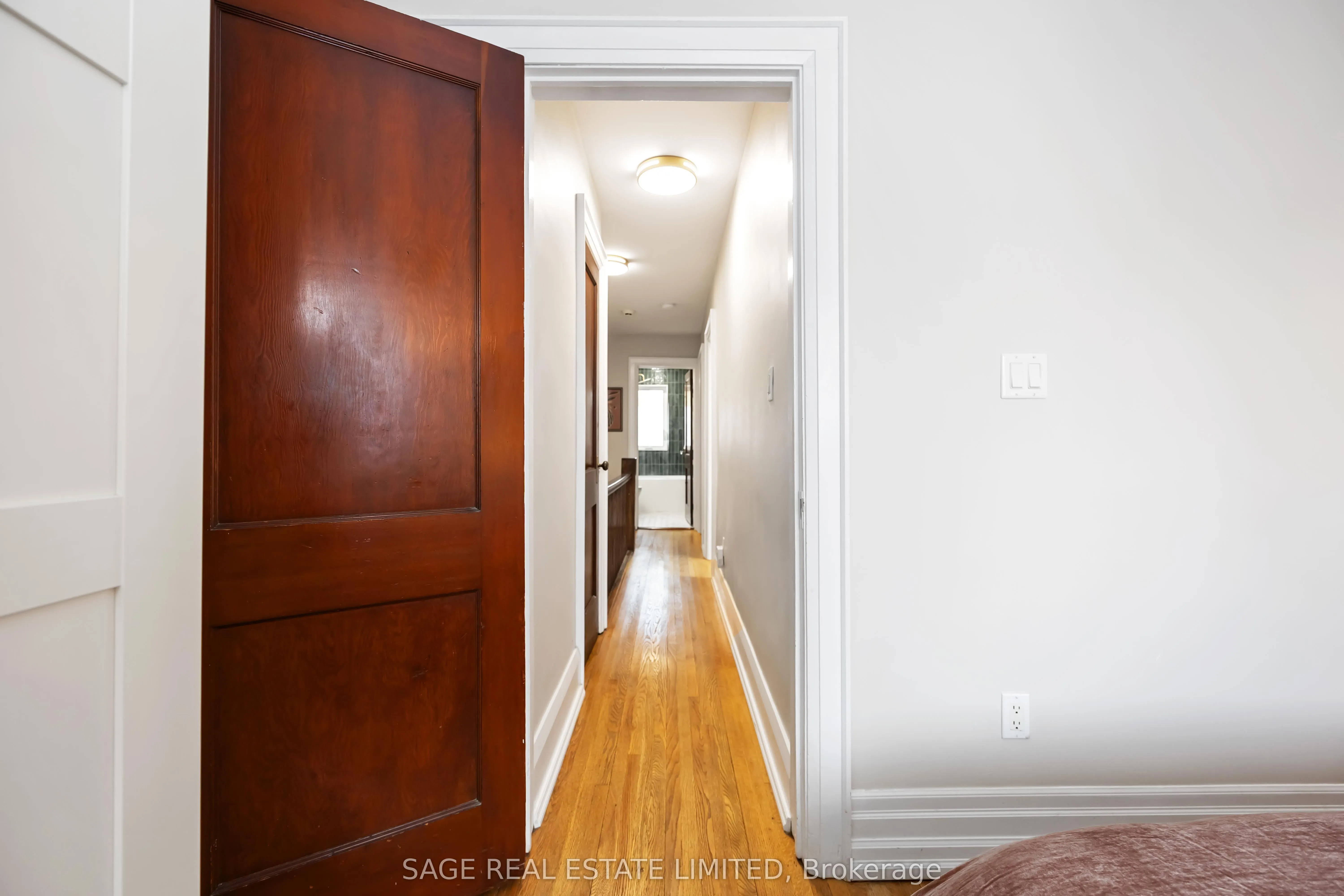 552 Victoria Park Avenue