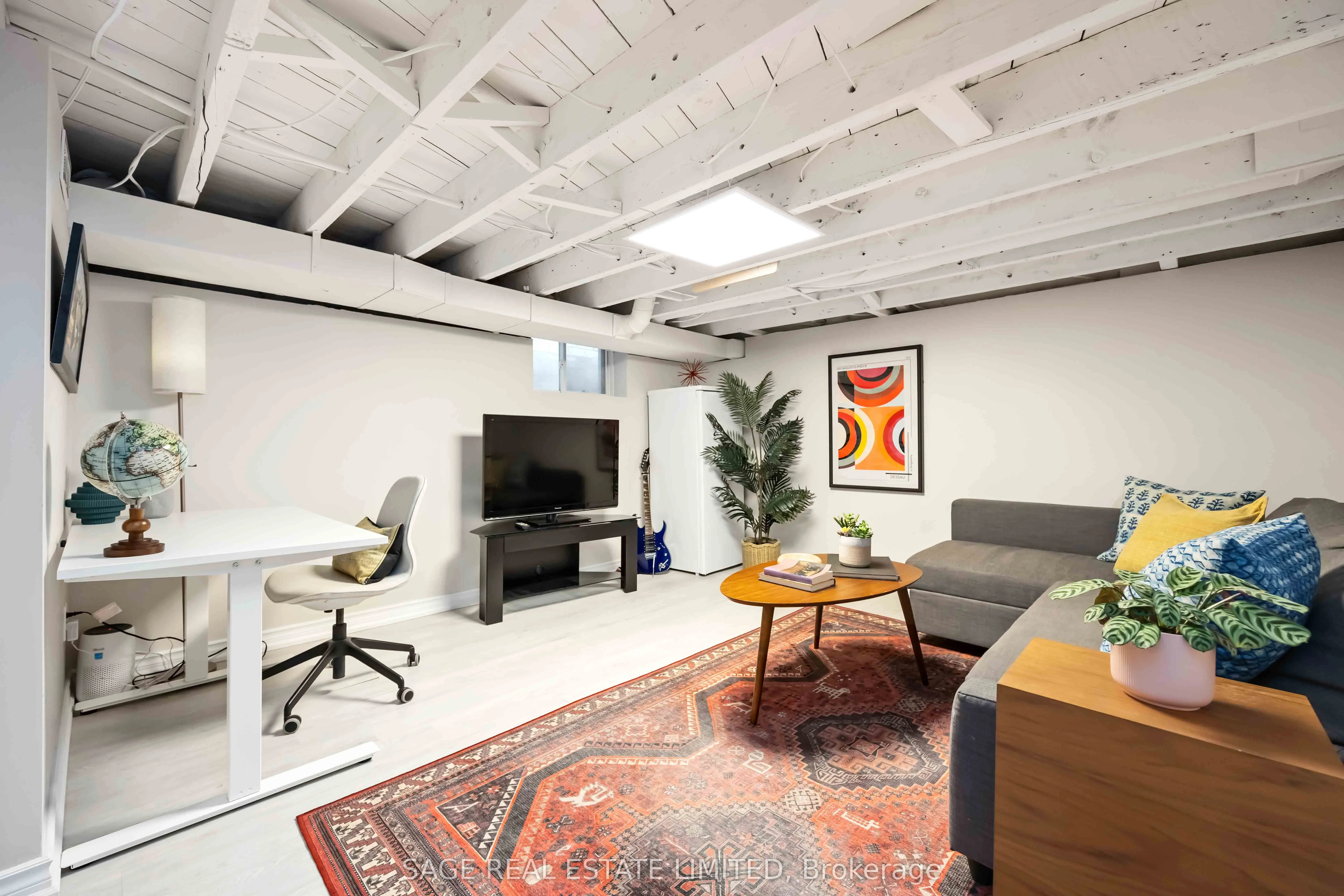 552 Victoria Park Avenue