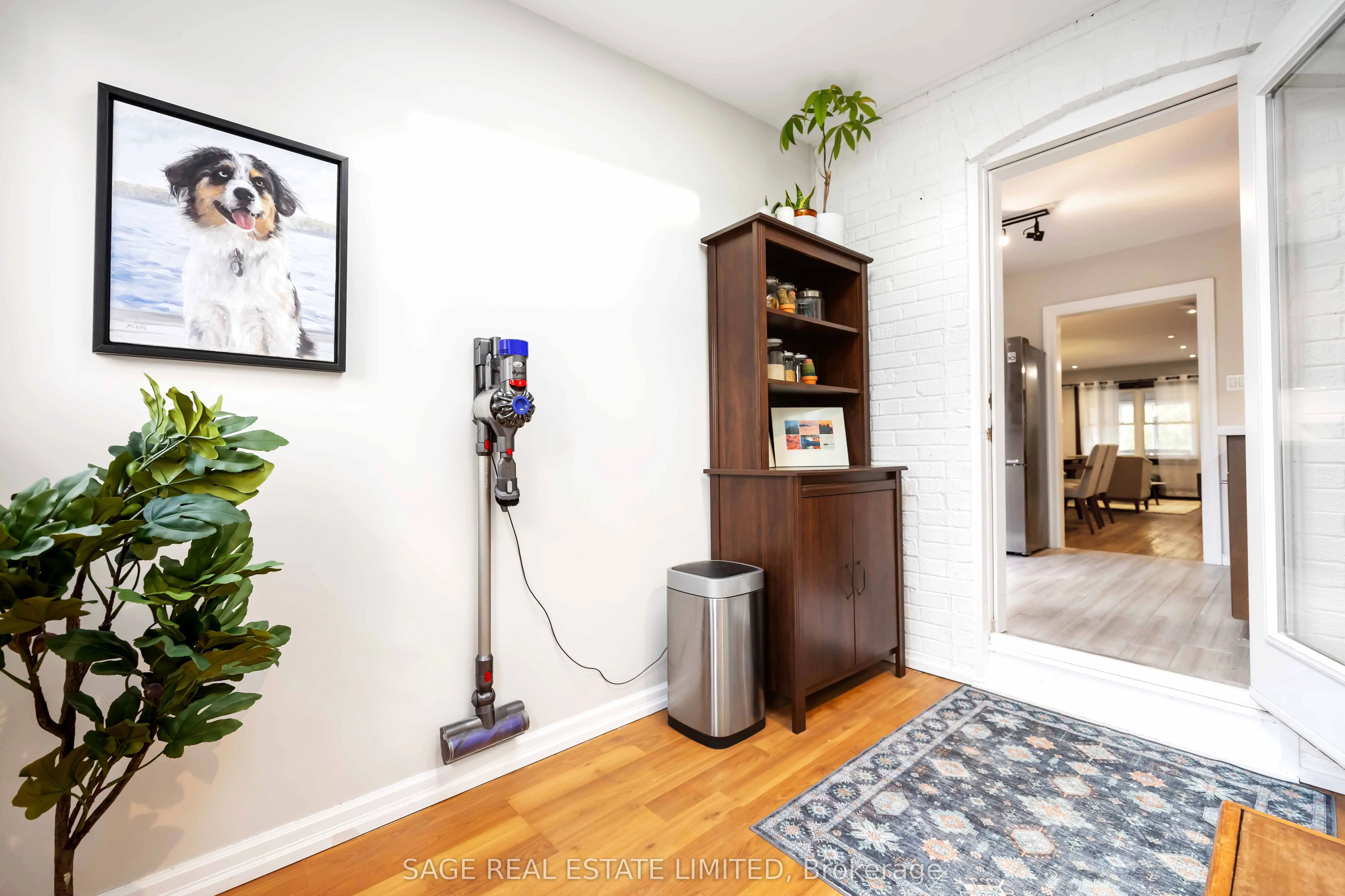 552 Victoria Park Avenue