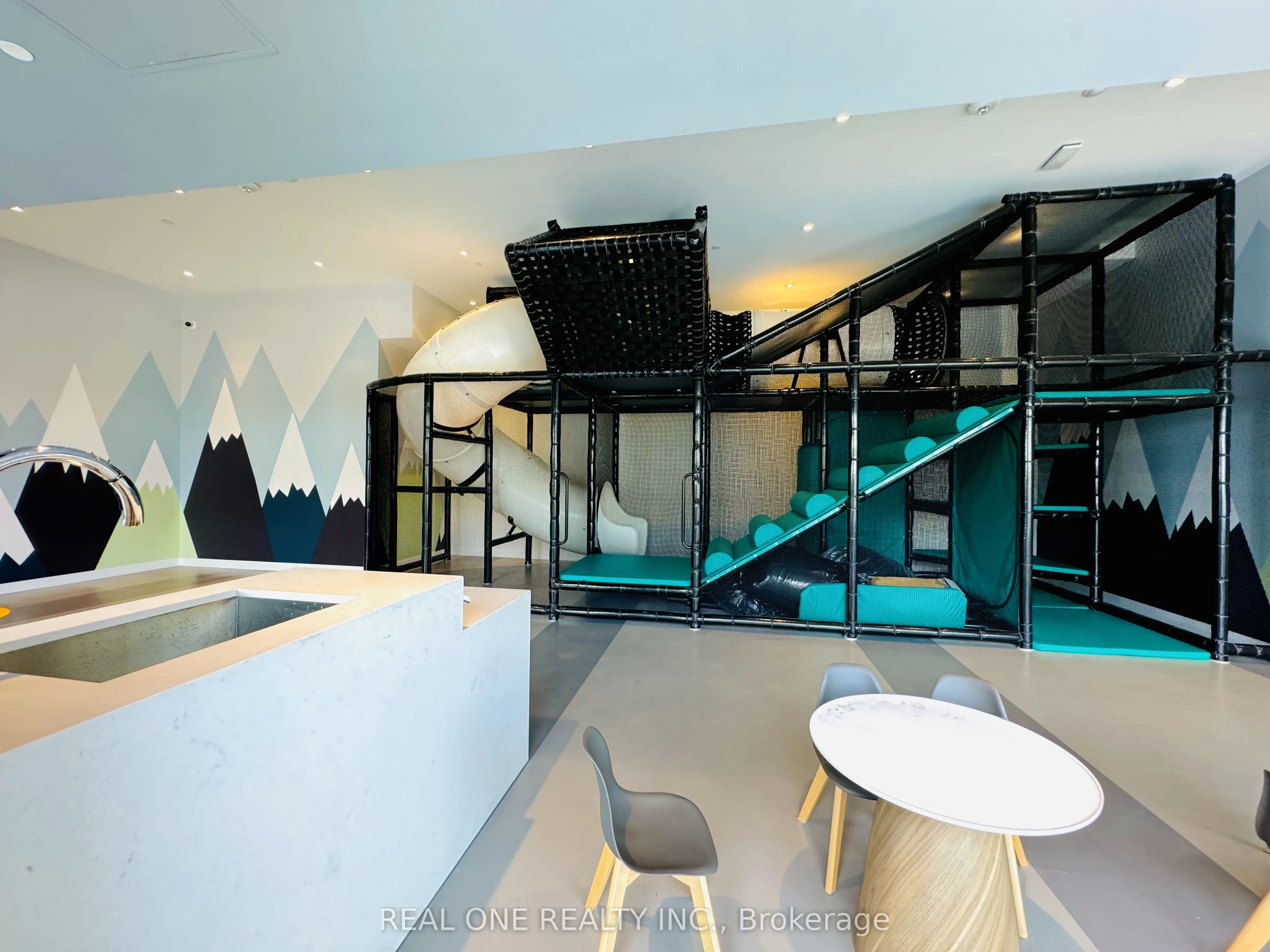 2033 Kennedy Road, #2601