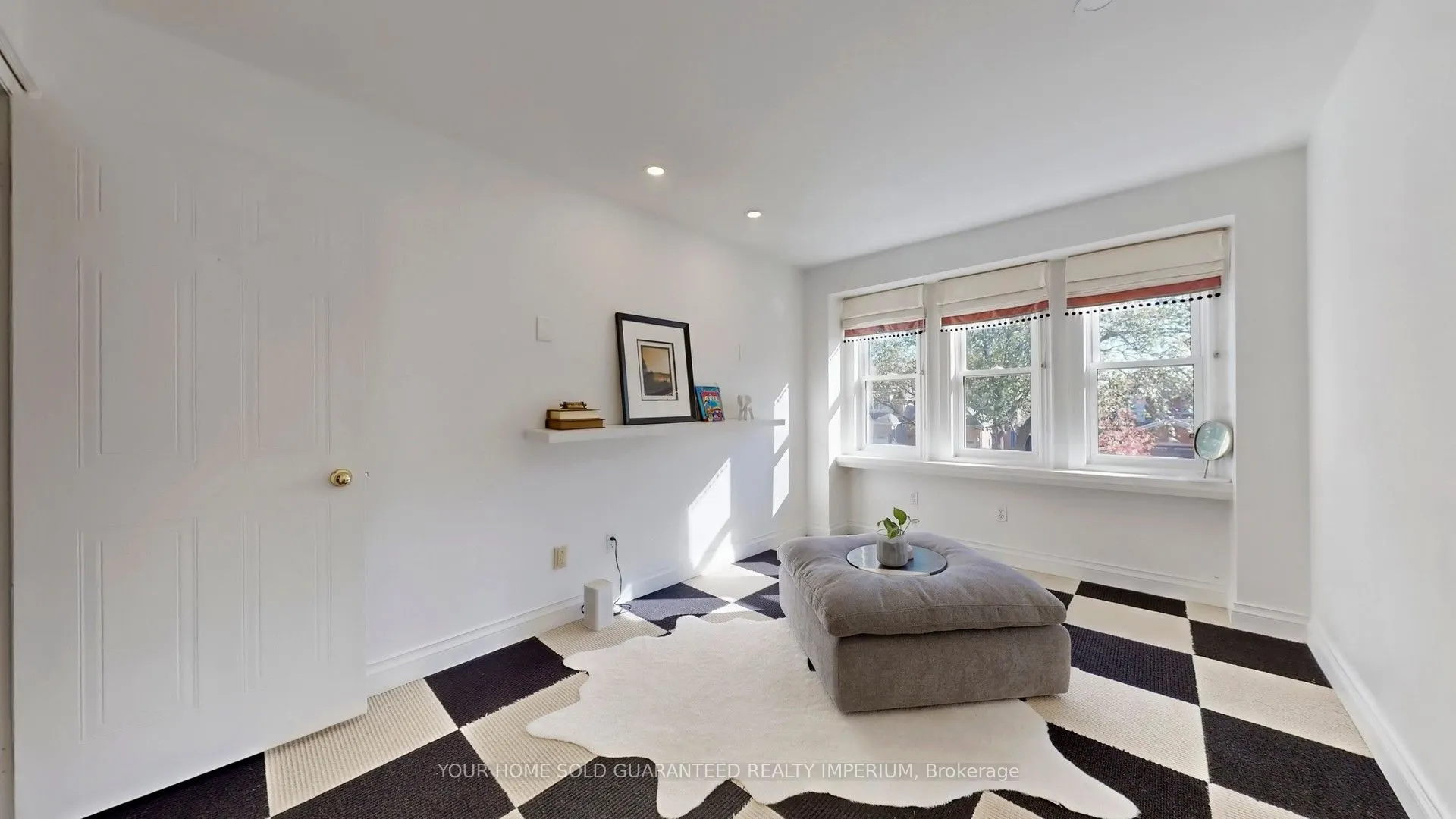 124 Thicket Crescent