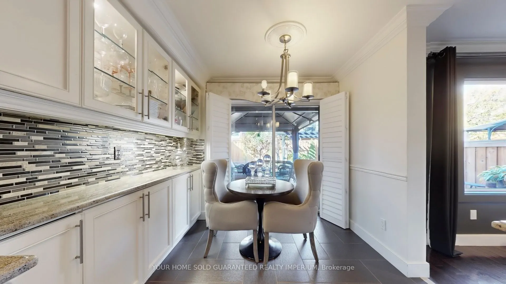 124 Thicket Crescent