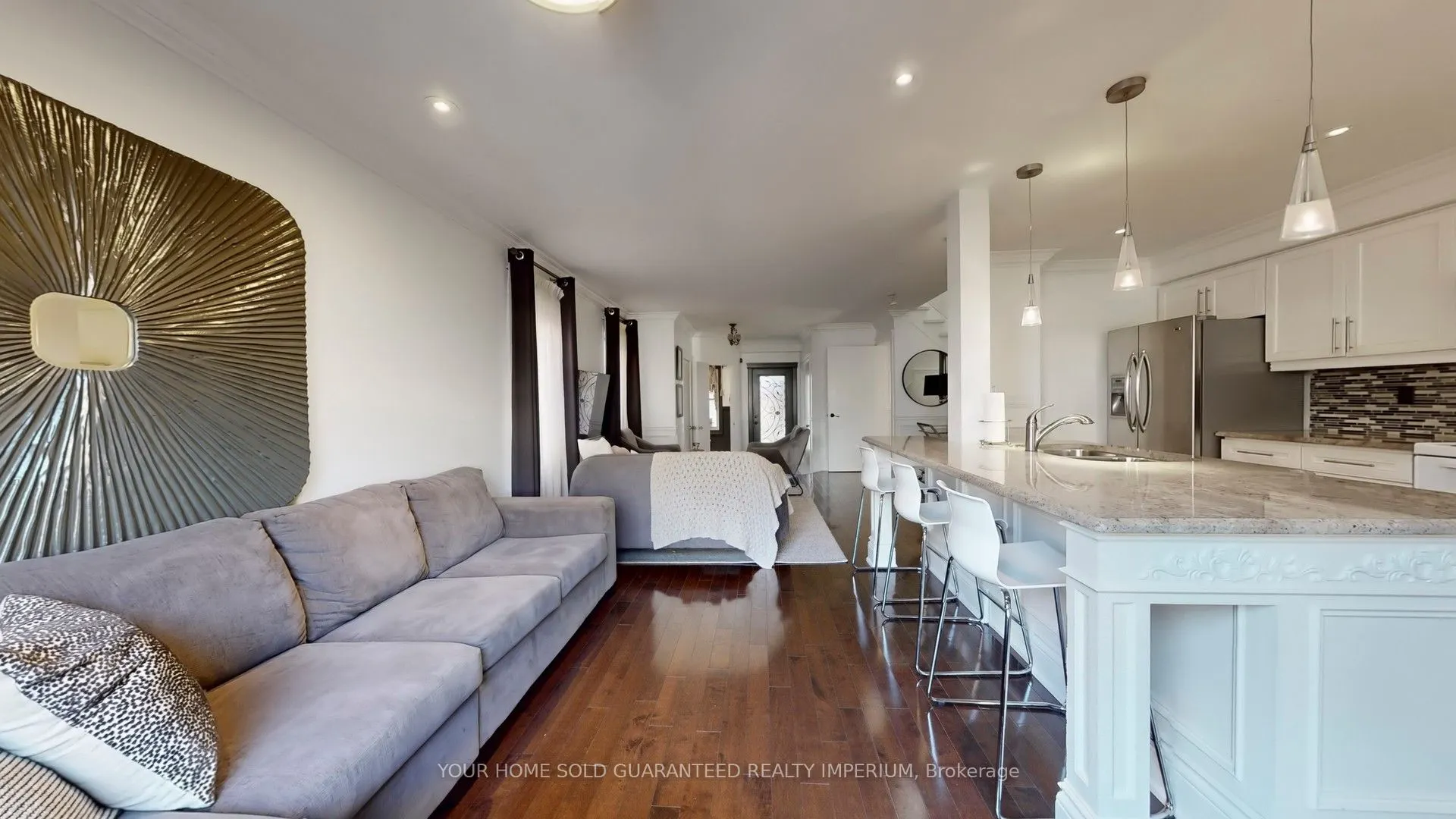 124 Thicket Crescent