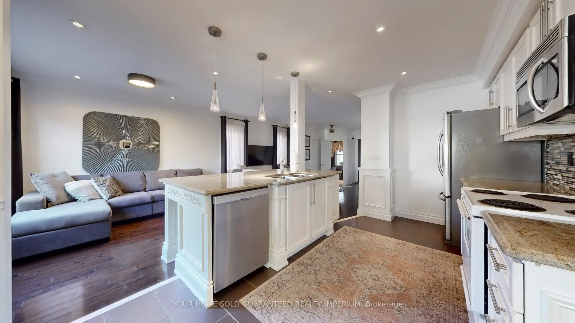 124 Thicket Crescent