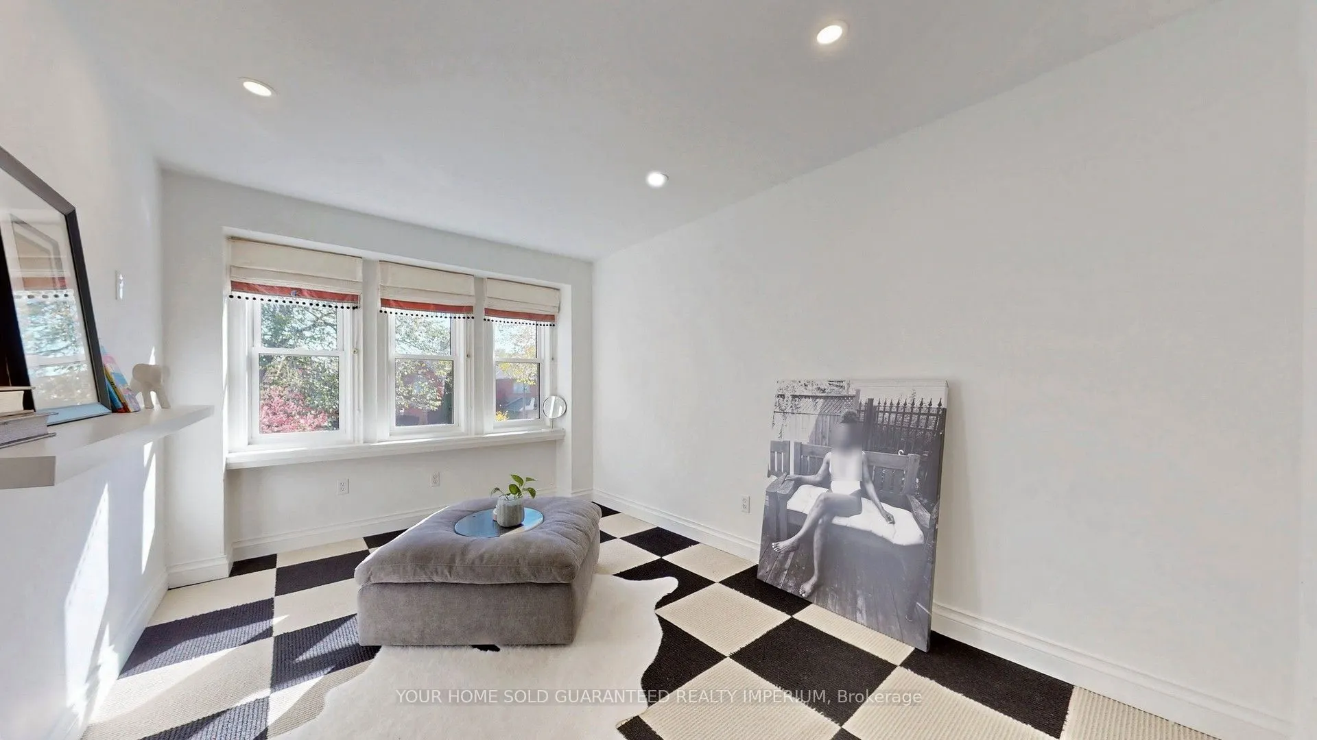 124 Thicket Crescent