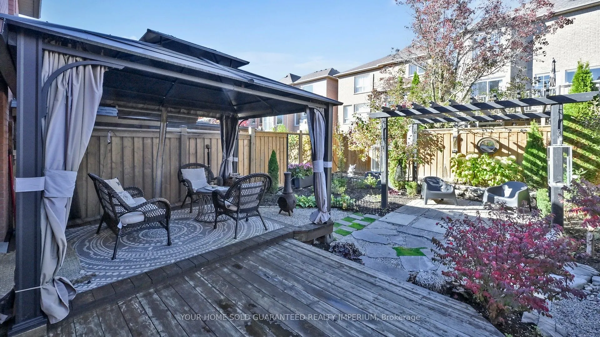 124 Thicket Crescent