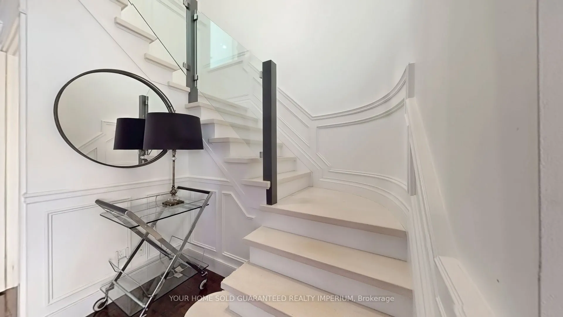 124 Thicket Crescent