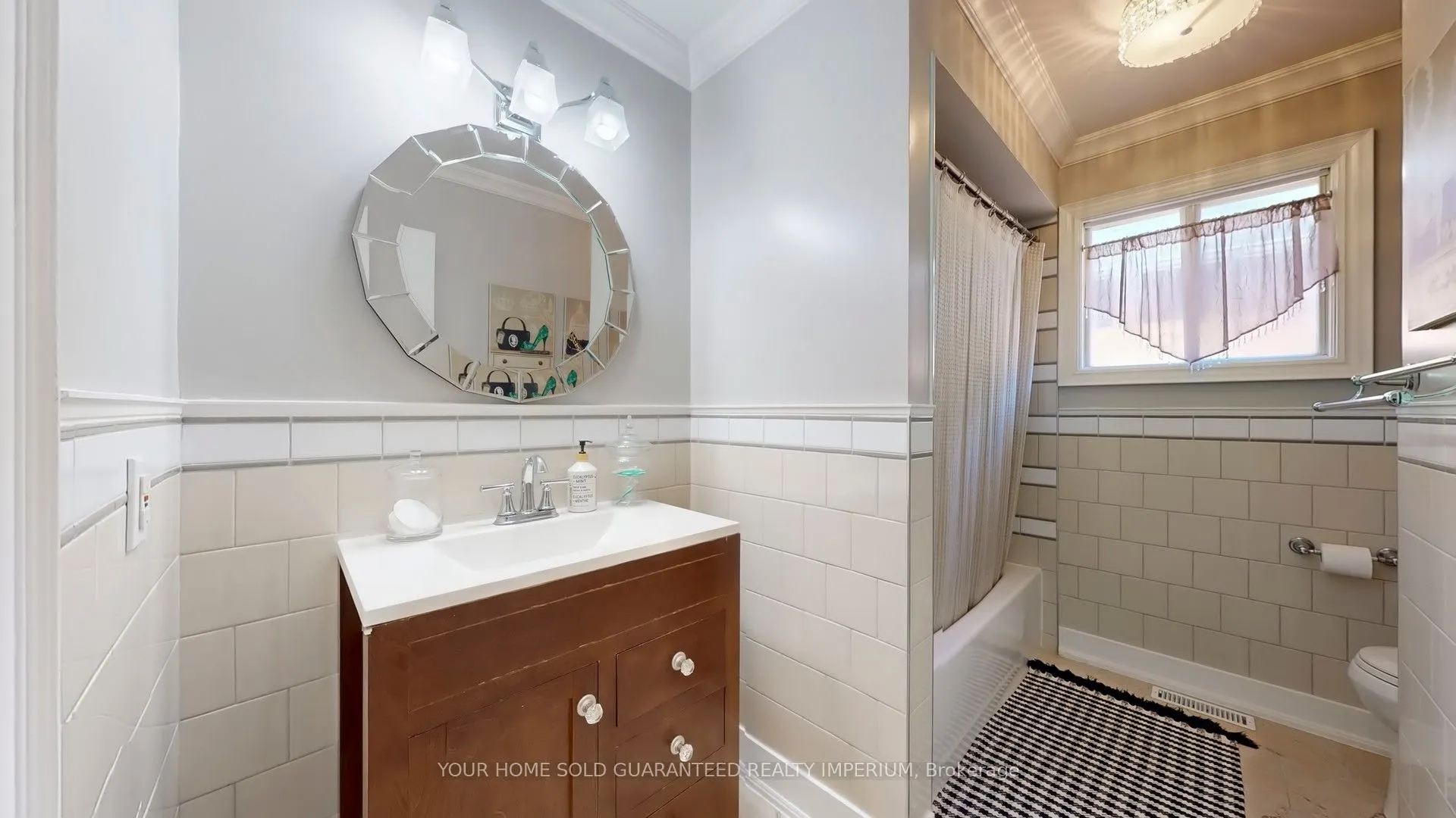 124 Thicket Crescent