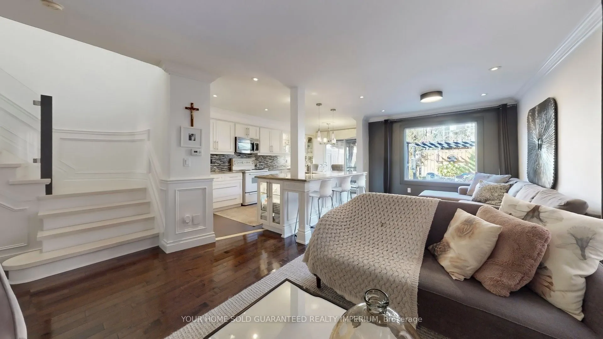 124 Thicket Crescent