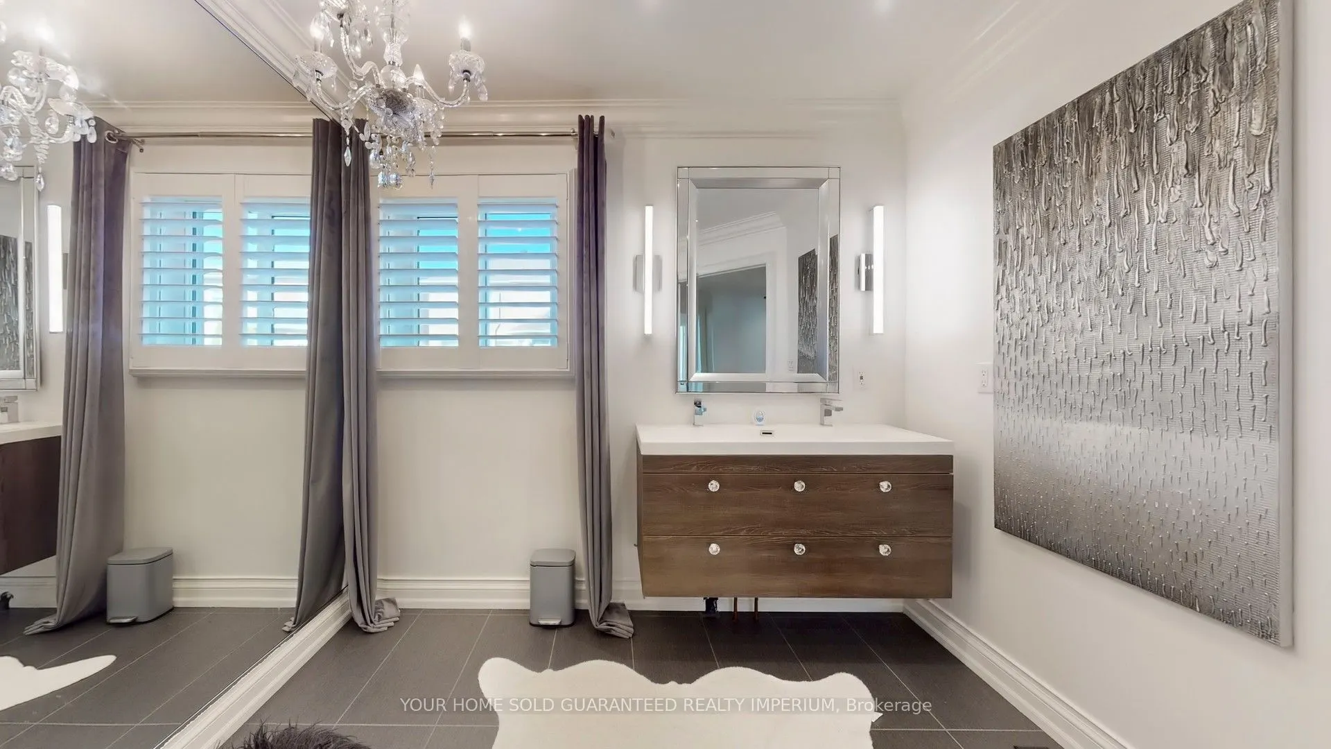 124 Thicket Crescent