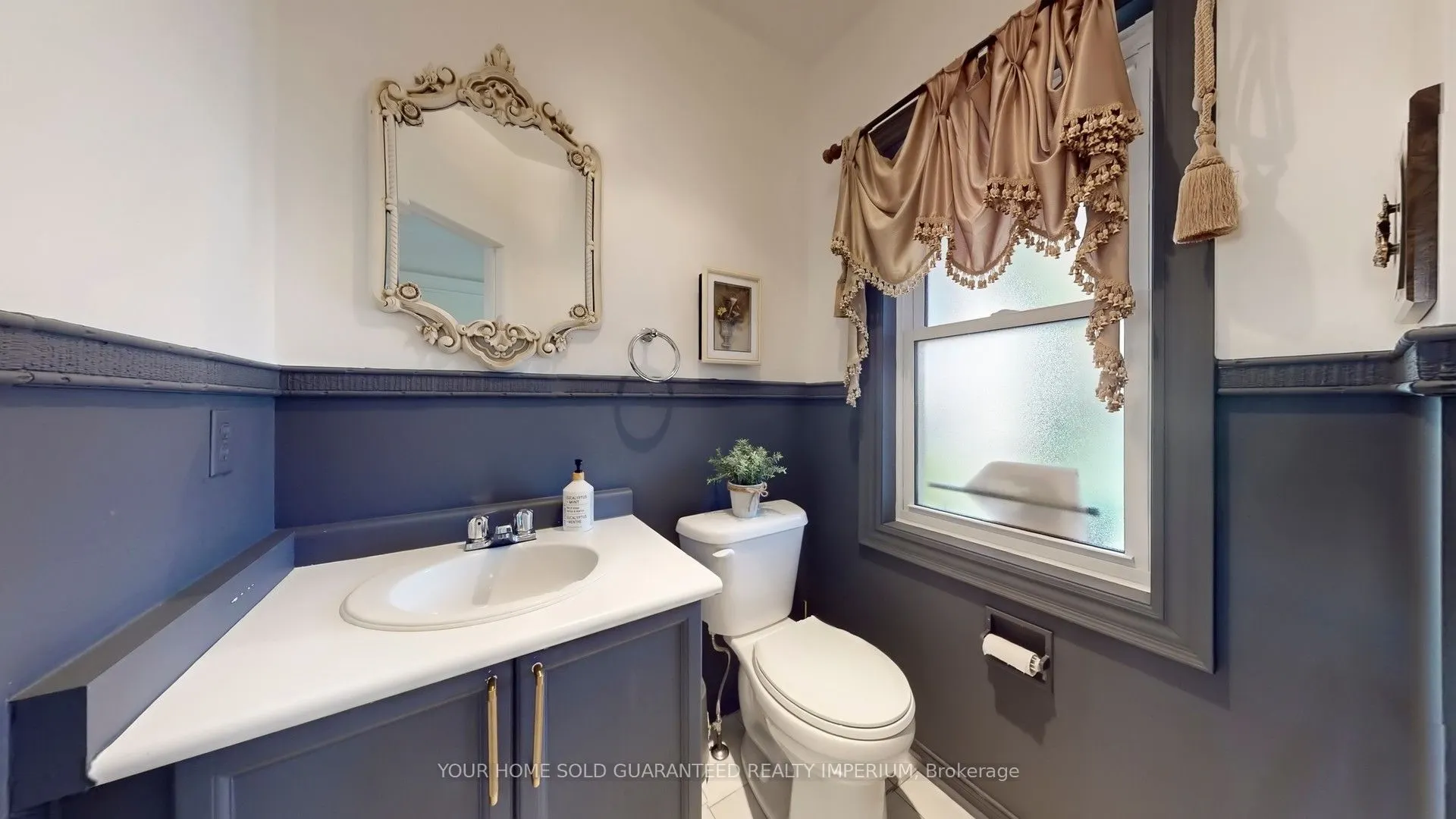 124 Thicket Crescent