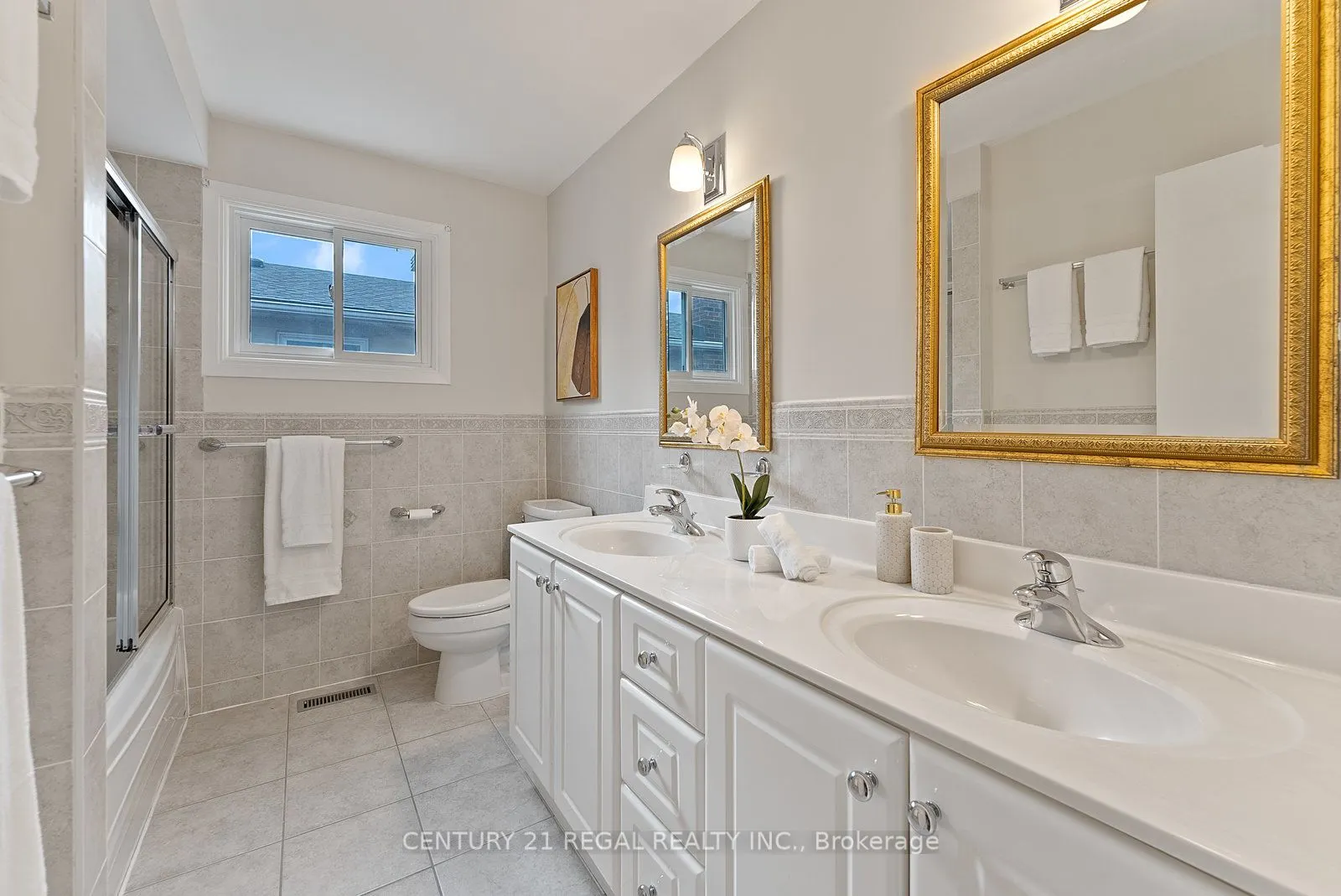 25 Briarscross Boulevard