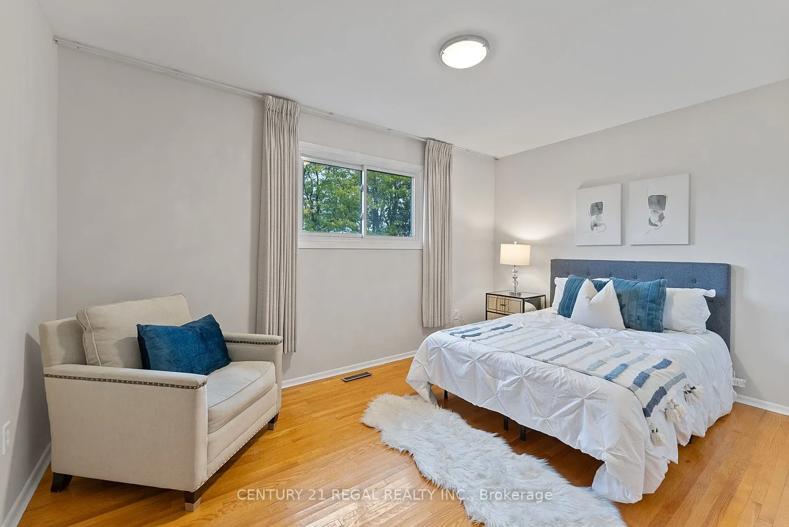 25 Briarscross Boulevard