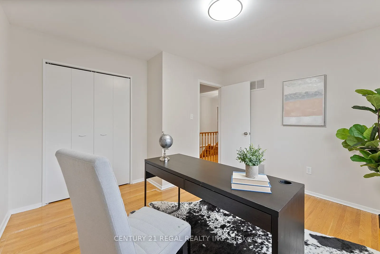 25 Briarscross Boulevard