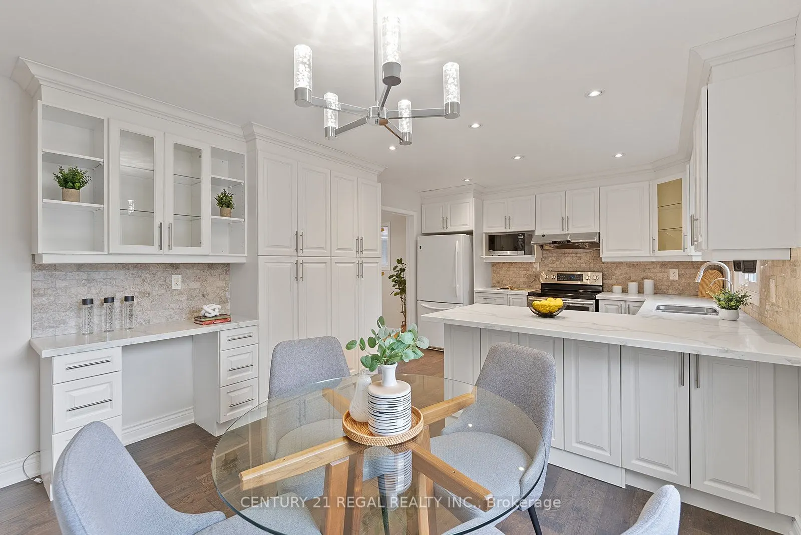 25 Briarscross Boulevard