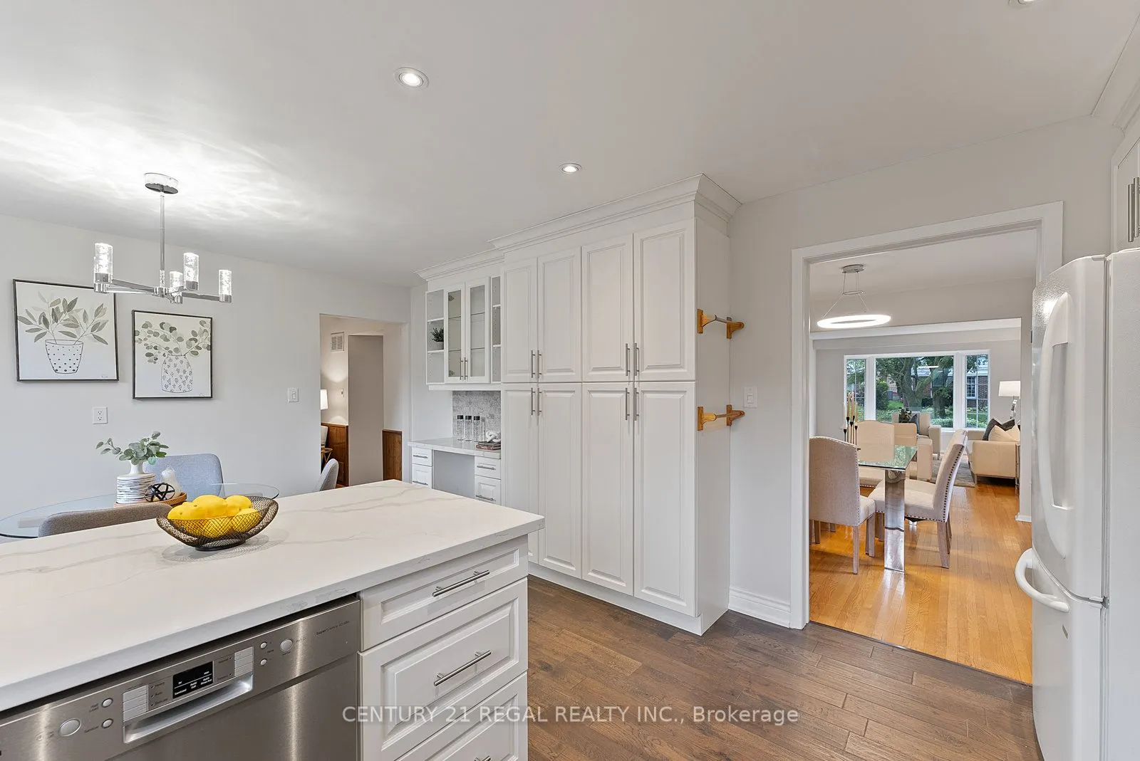 25 Briarscross Boulevard