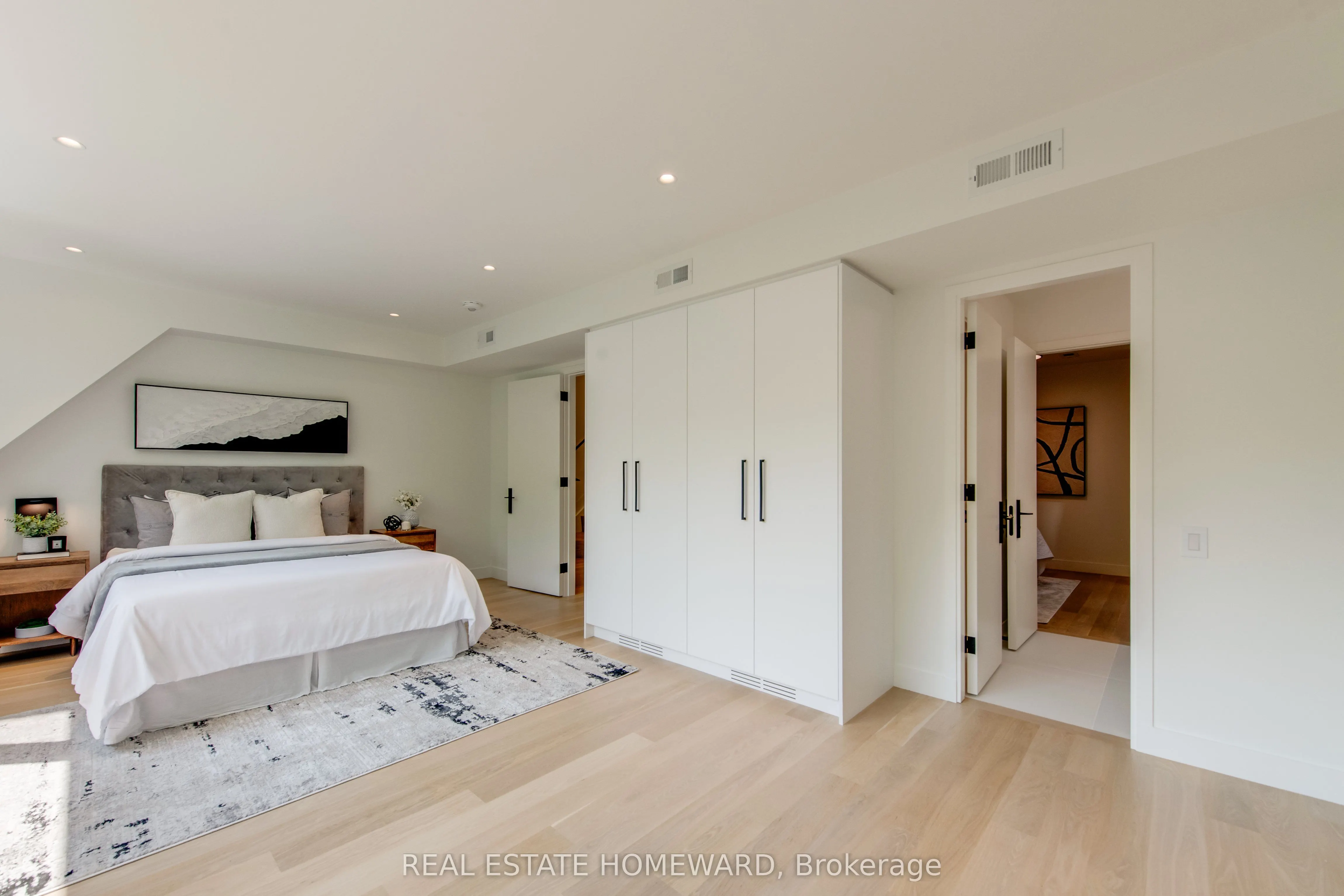 174 Kenilworth Avenue