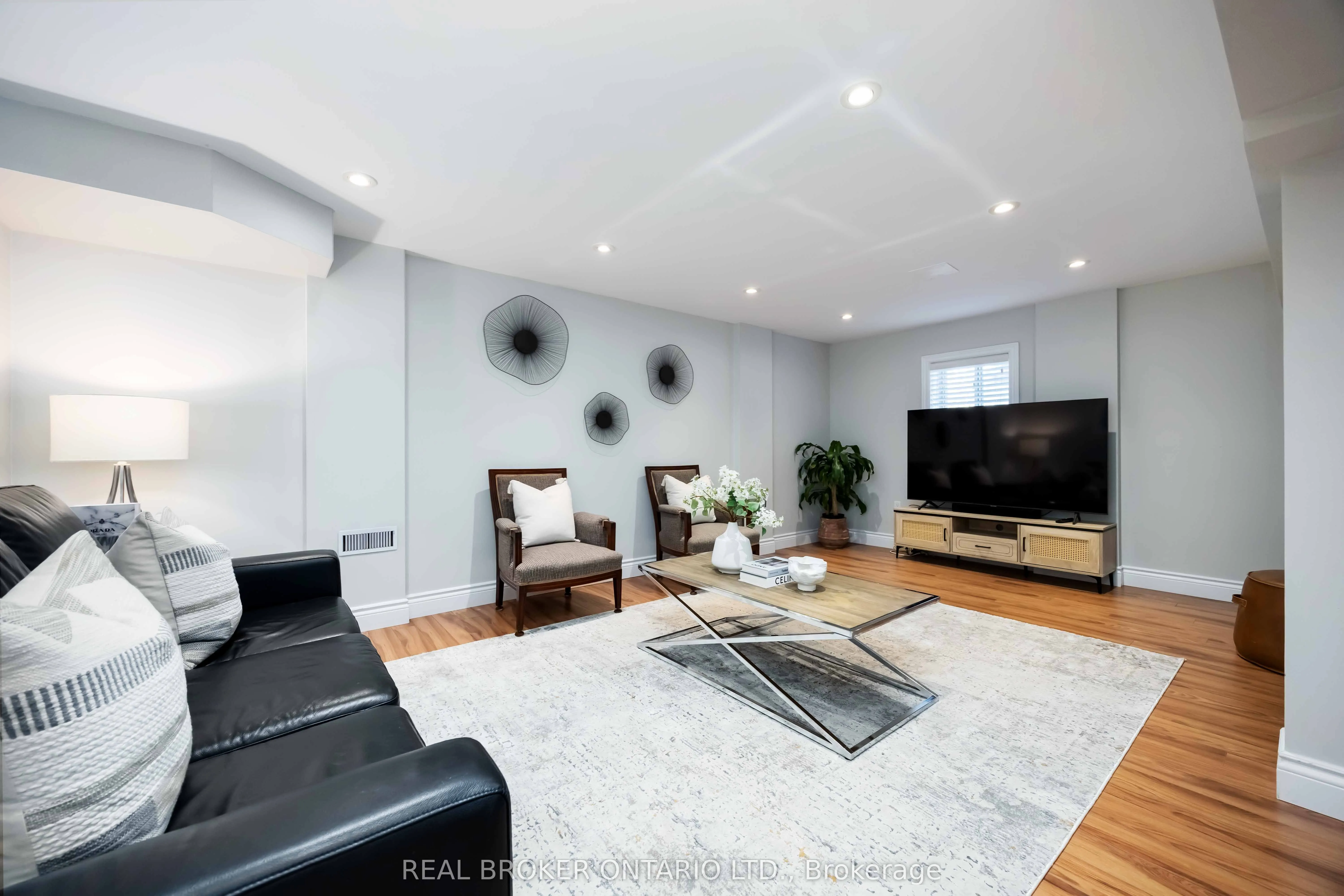 122 Cedarcrest Boulevard