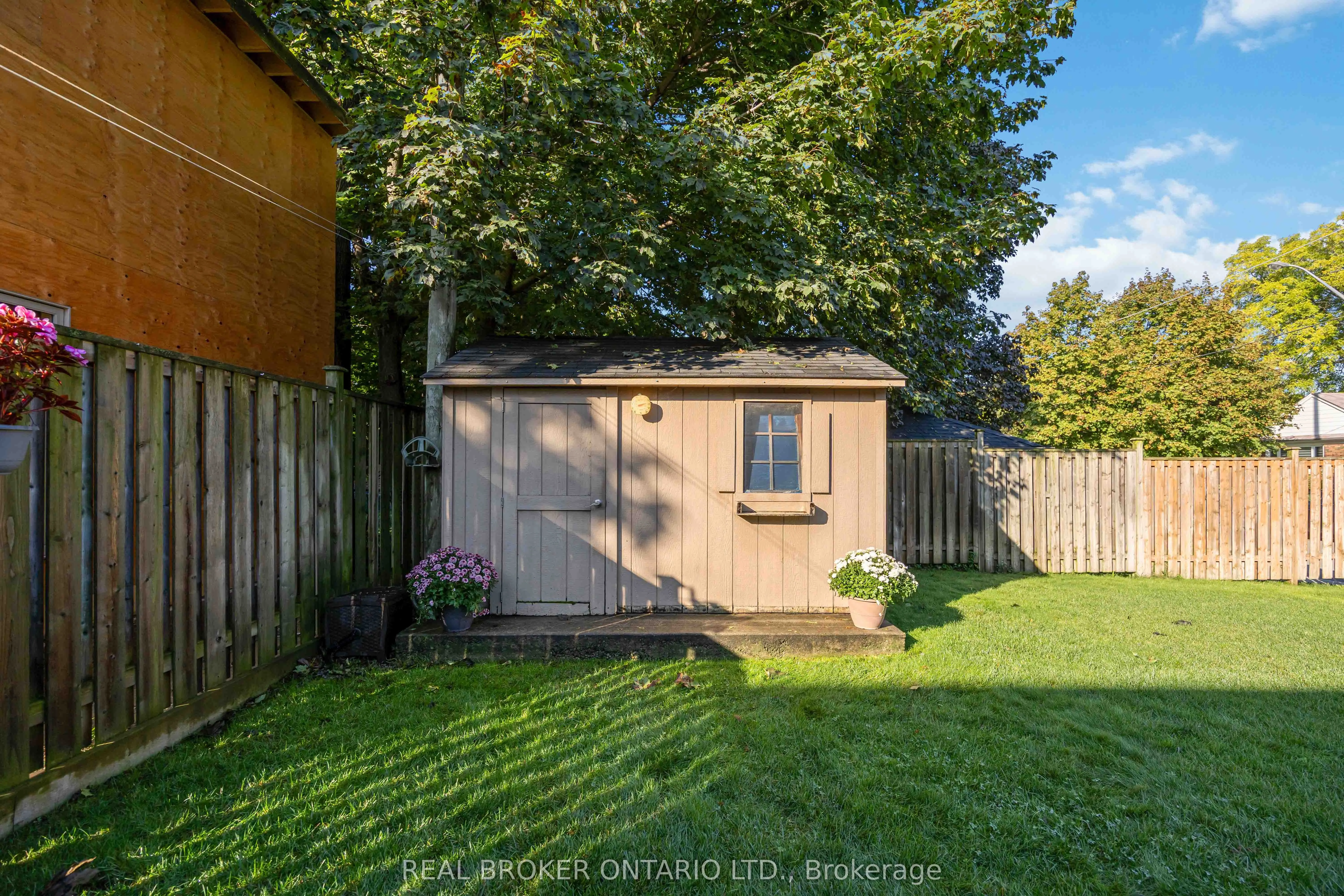 122 Cedarcrest Boulevard