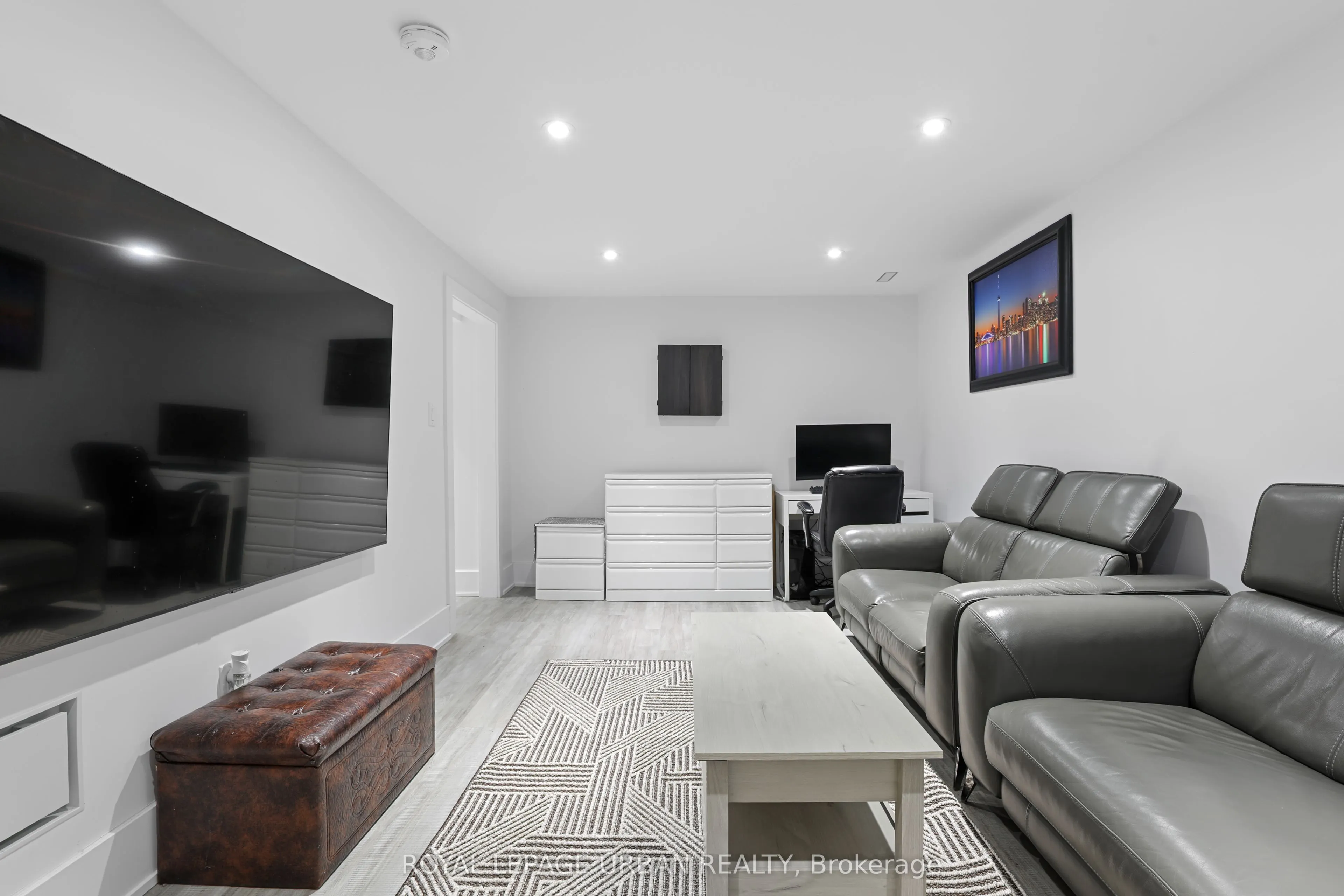 182 Parkview Hill Crescent