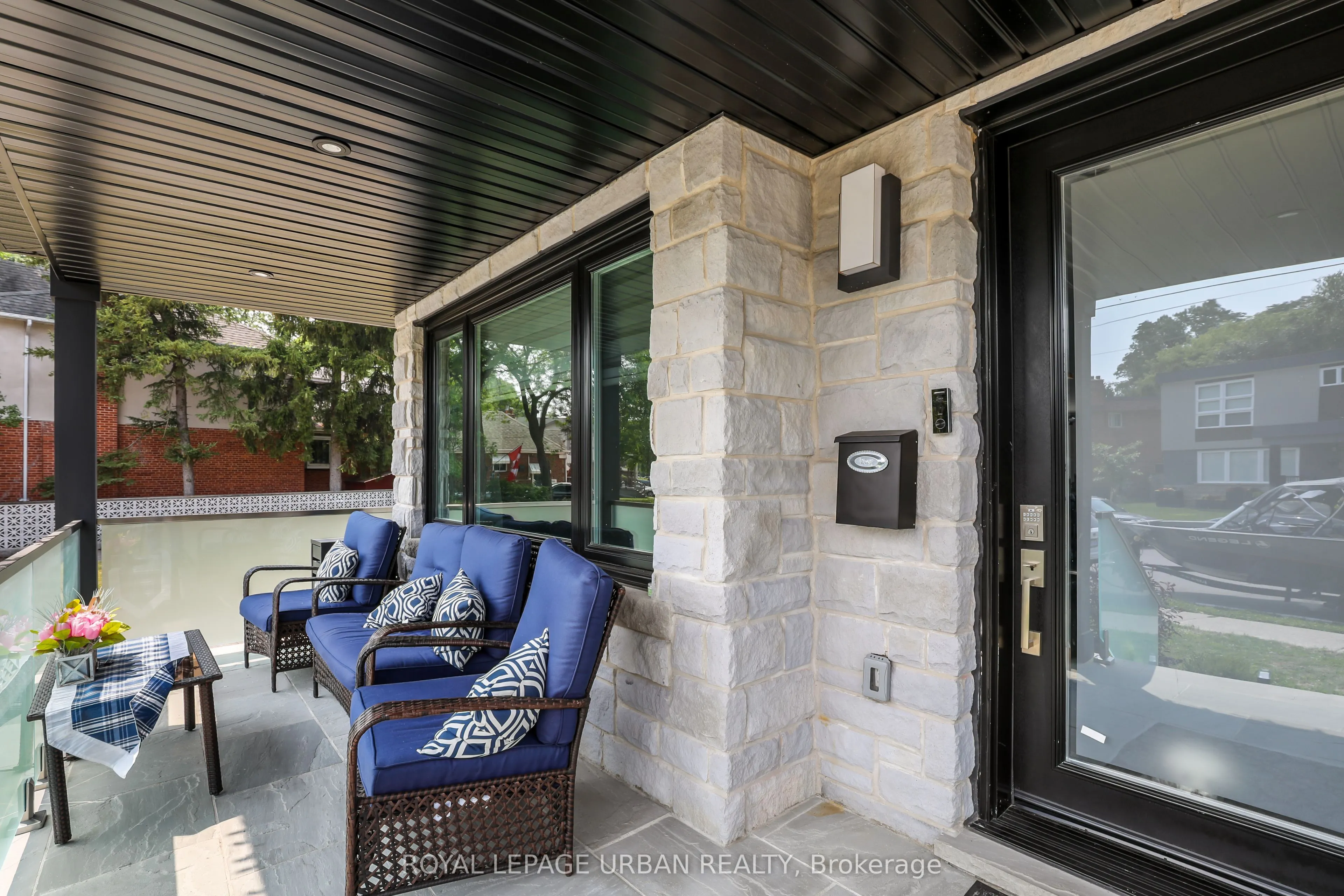 182 Parkview Hill Crescent