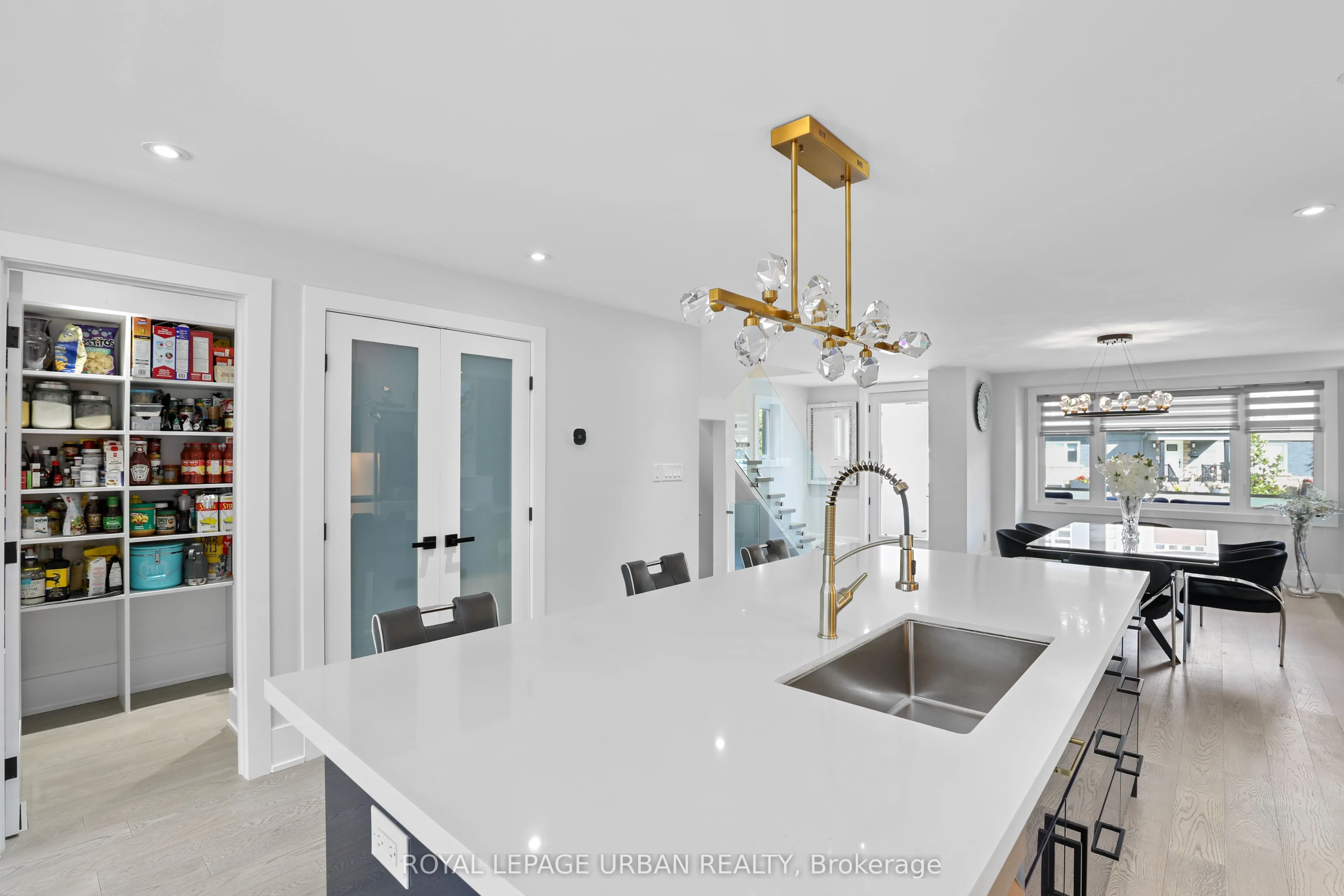 182 Parkview Hill Crescent