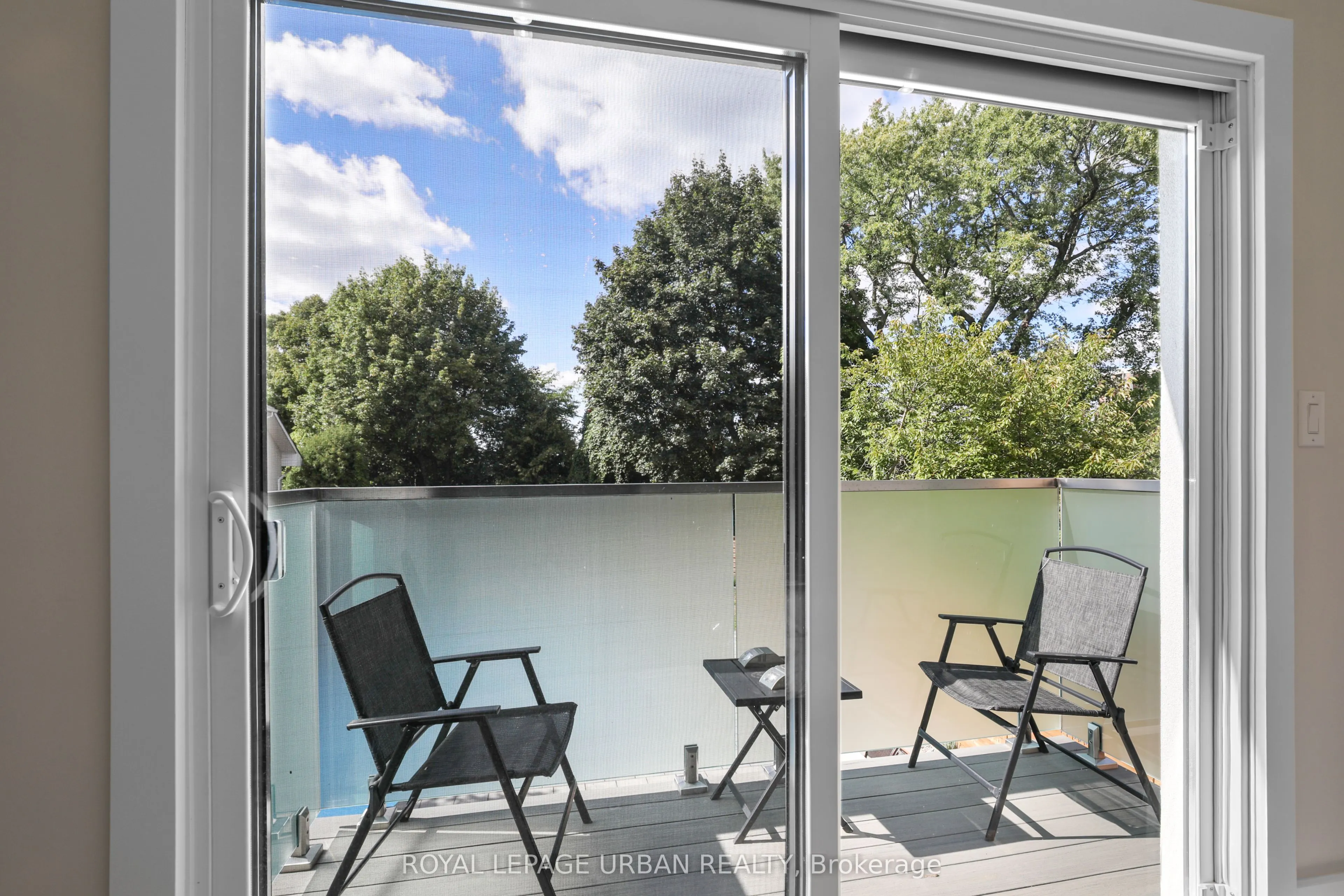 182 Parkview Hill Crescent