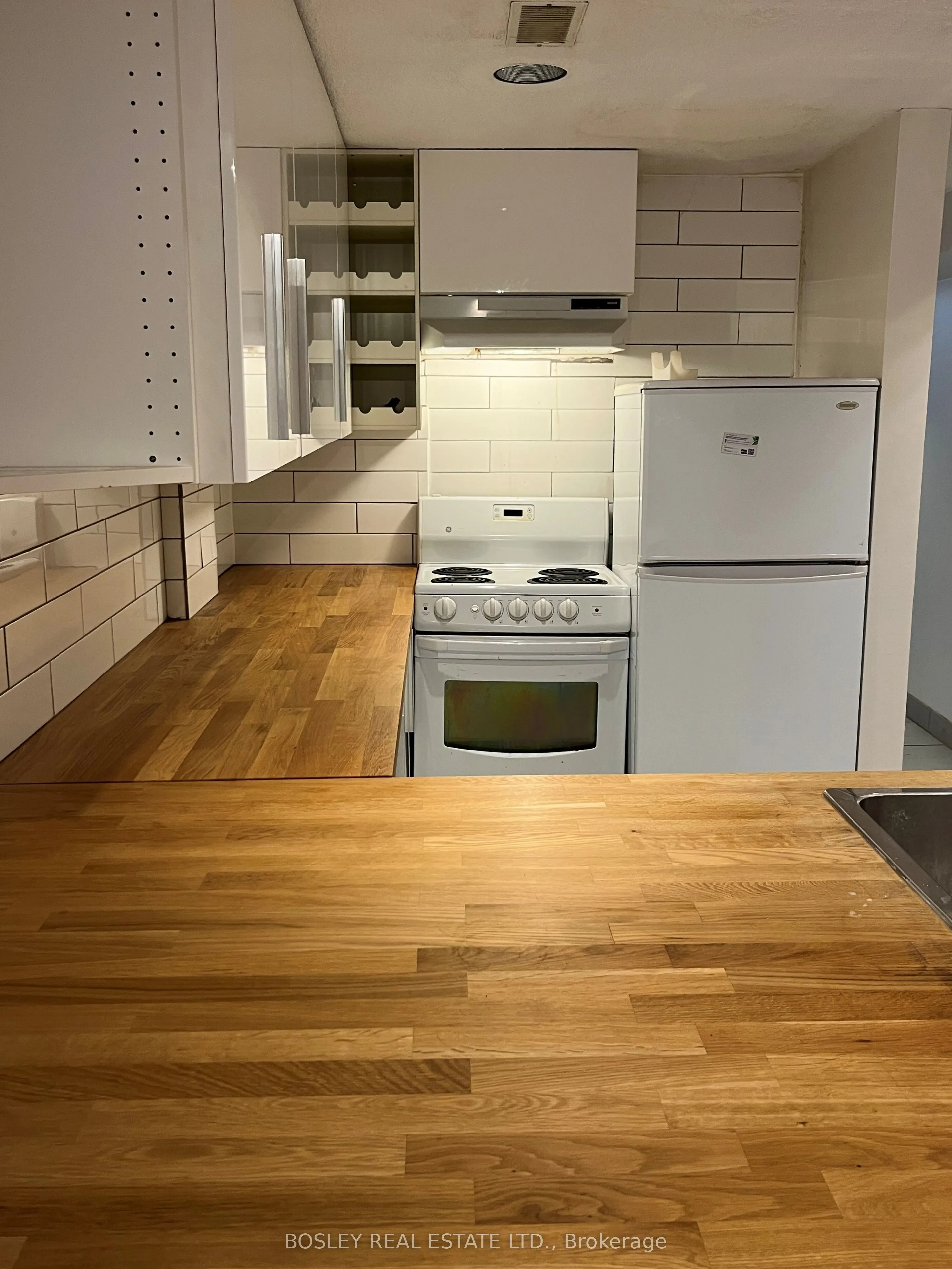 229 Woodbine Avenue, #Basement