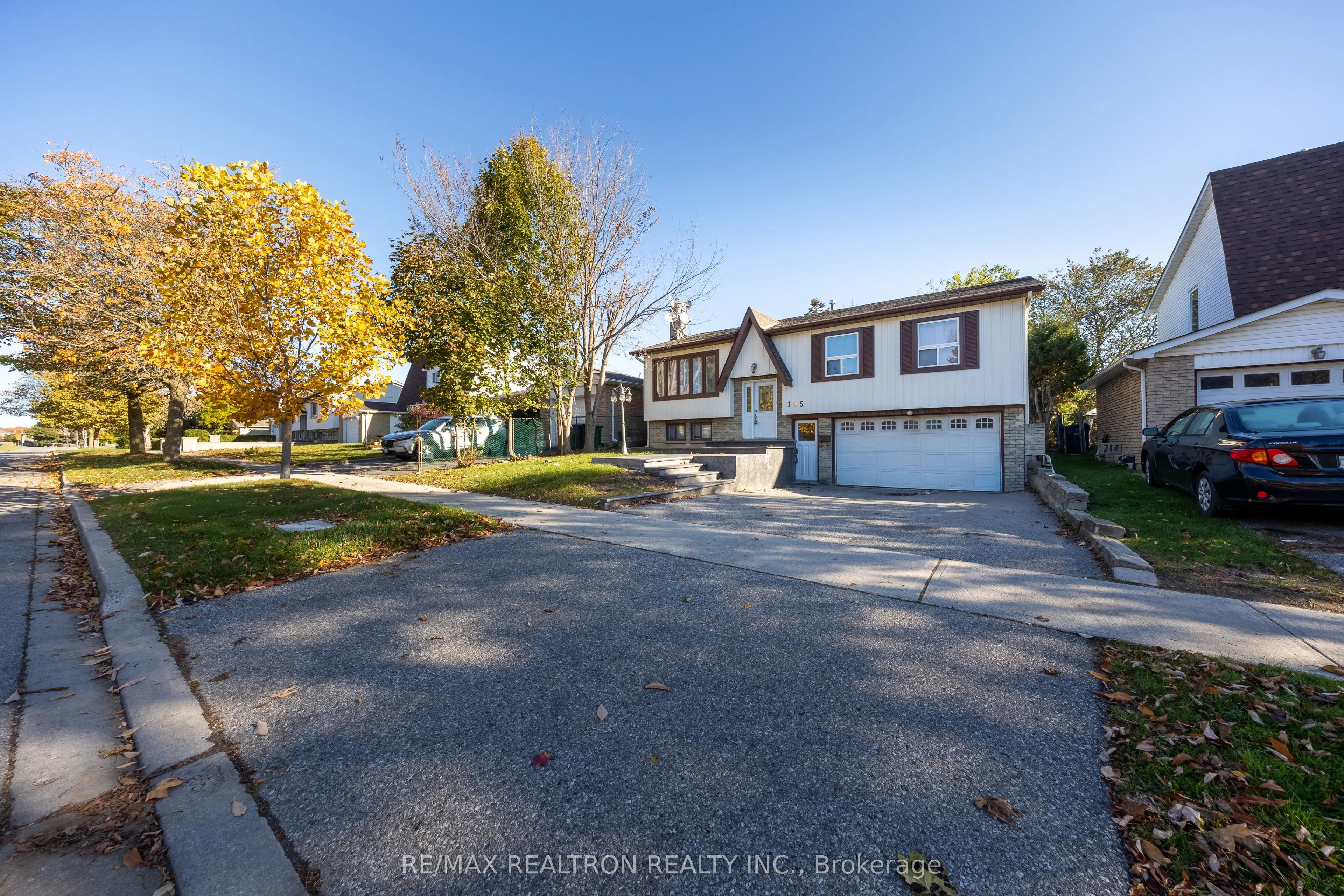 105 White Heather Boulevard, #Main