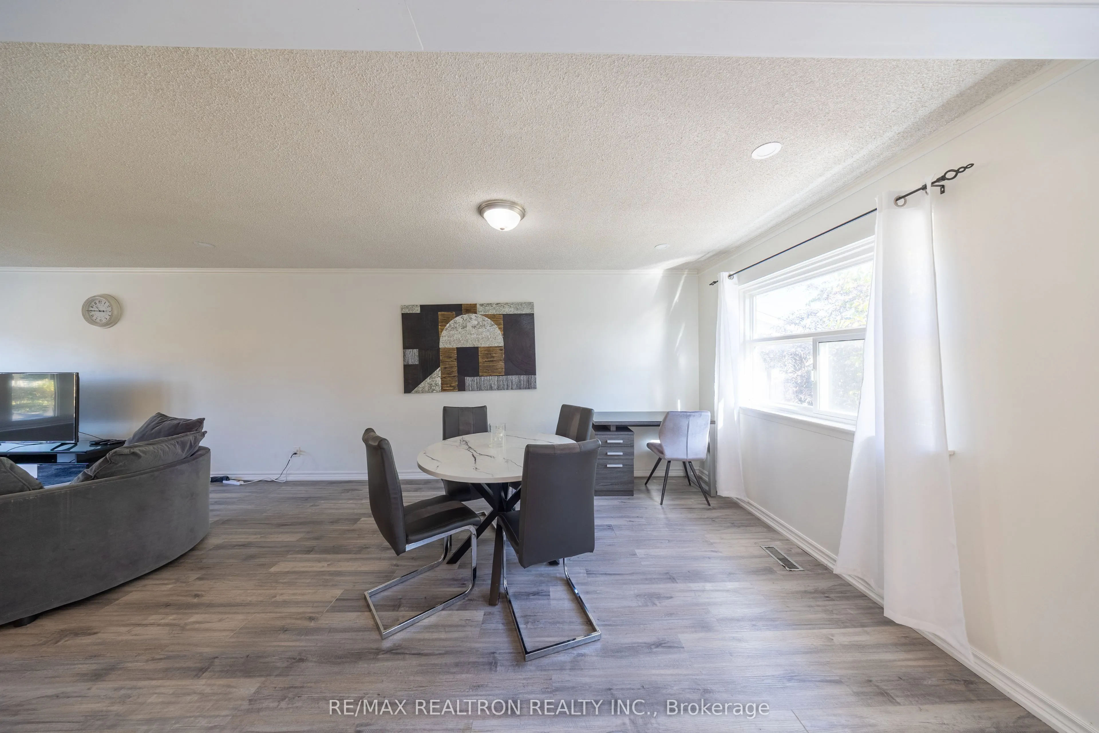 105 White Heather Boulevard, #Main