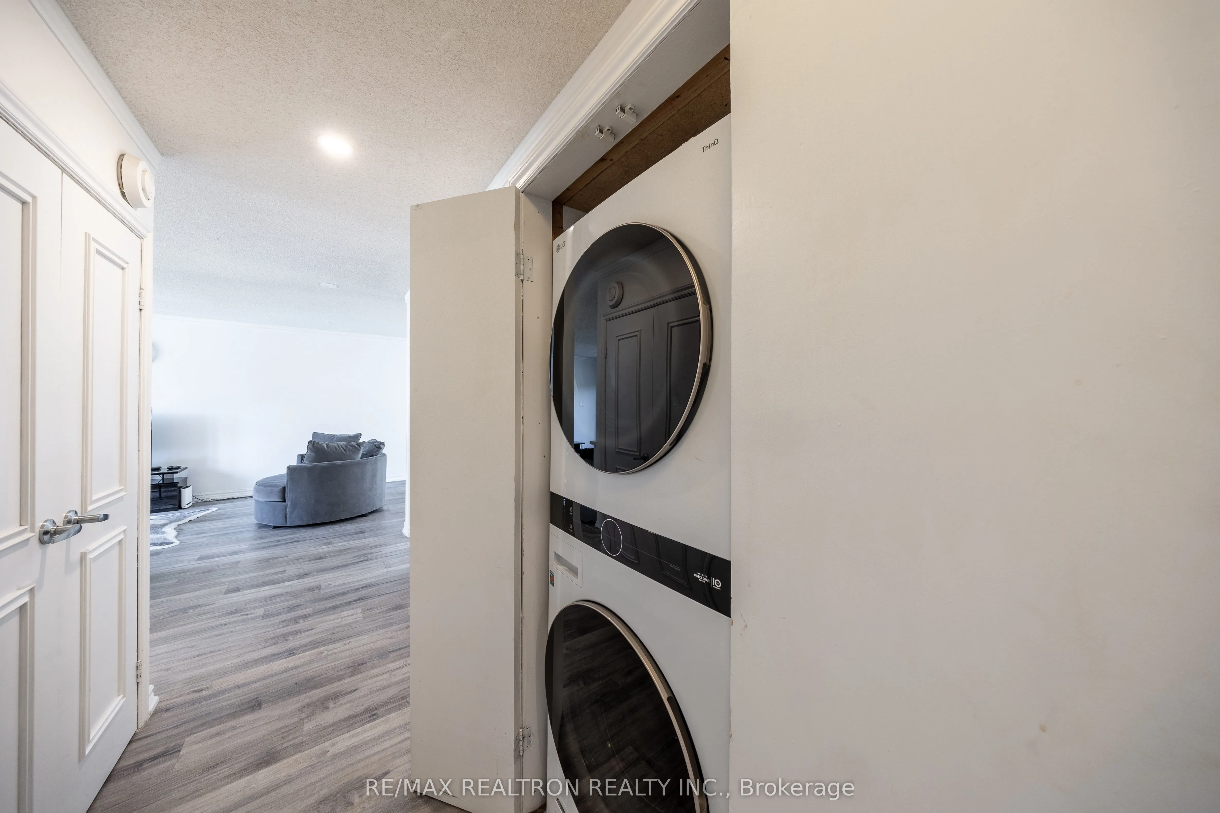 105 White Heather Boulevard, #Main