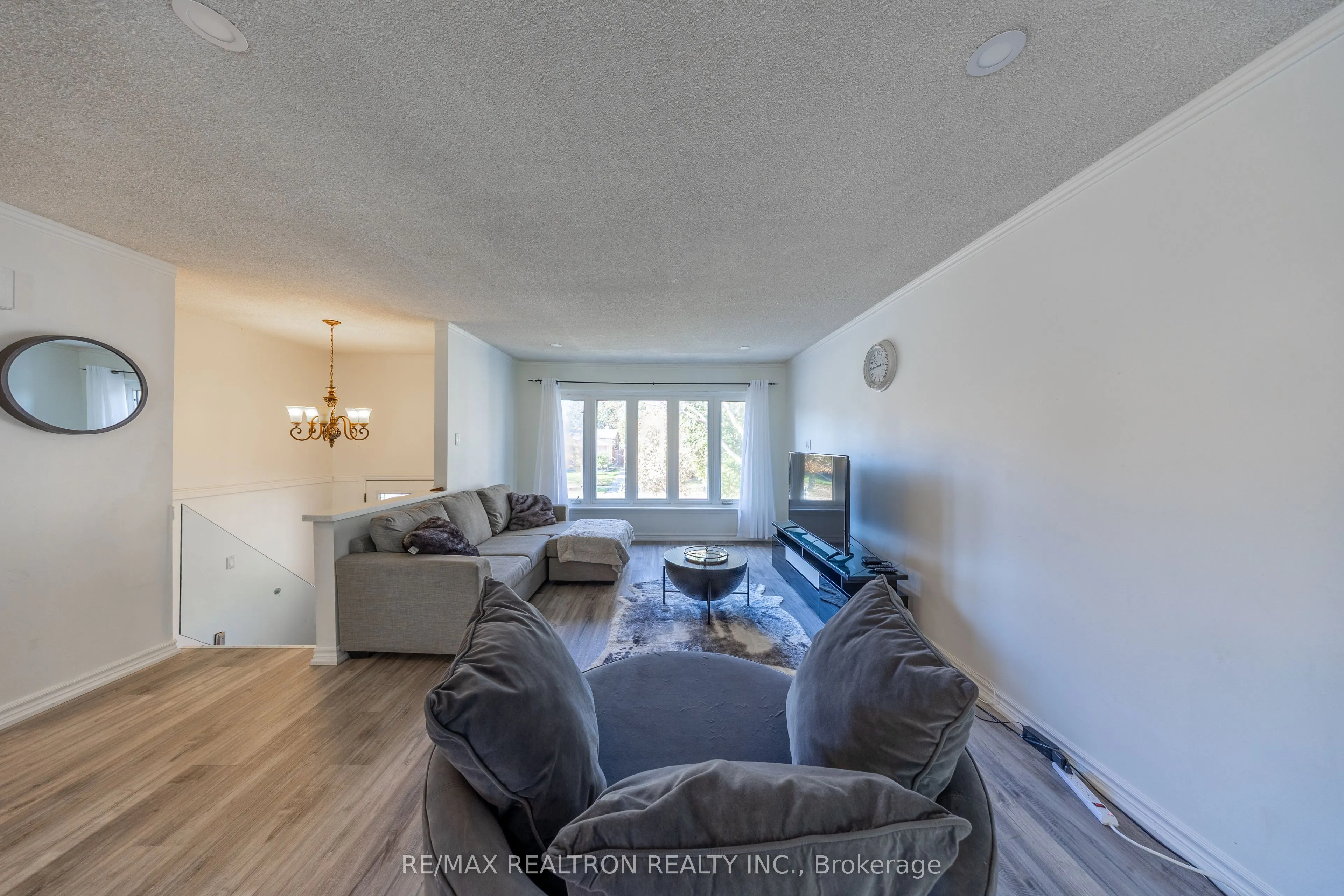 105 White Heather Boulevard, #Main