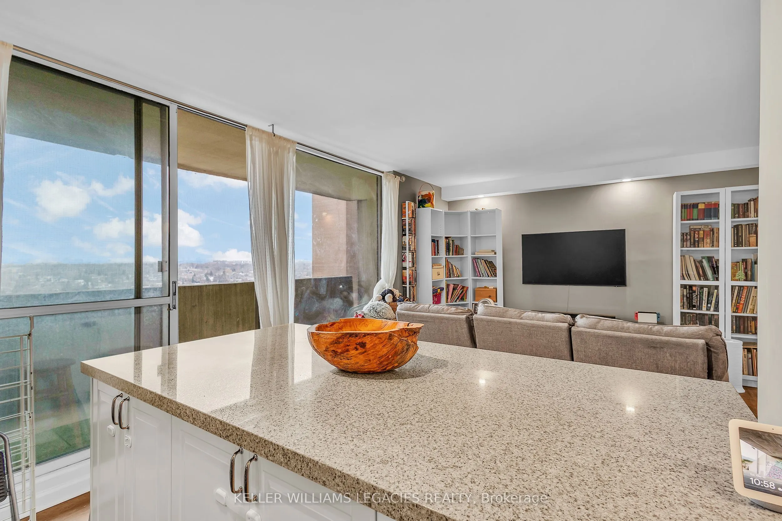 1 Massey Square, #2001