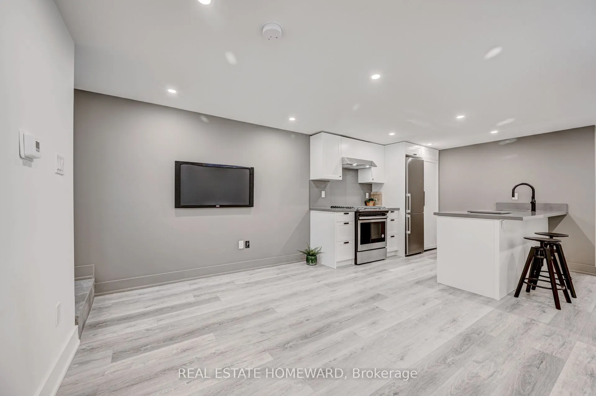 40 Dewhurst Boulevard, #B