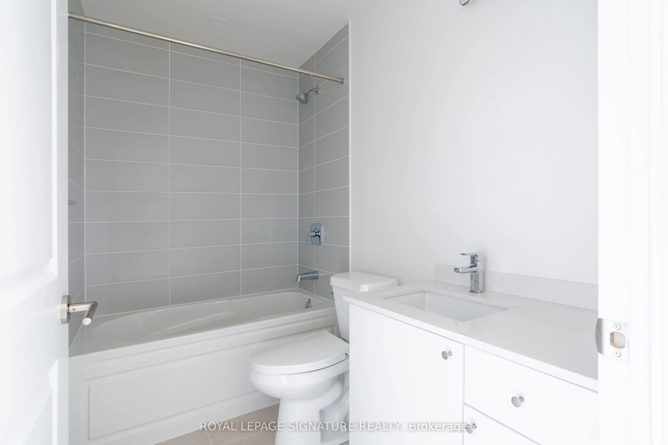 3260 Sheppard Avenue E, #2303