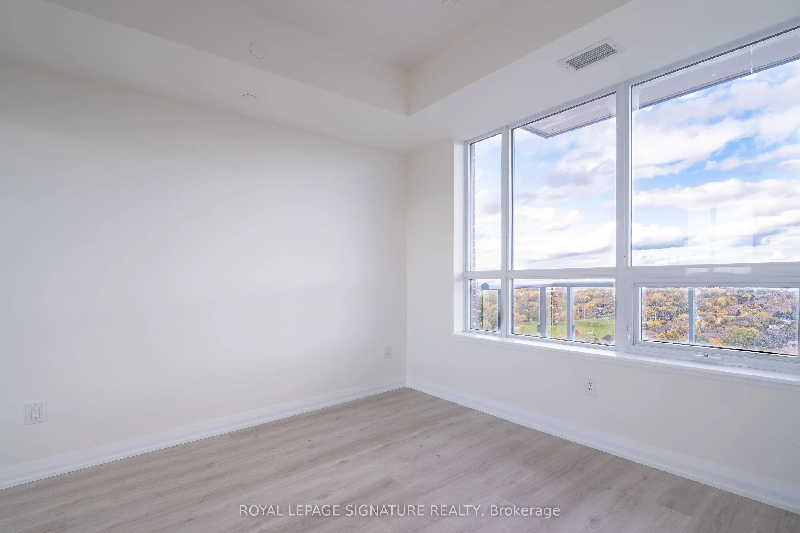 3260 Sheppard Avenue E, #2303