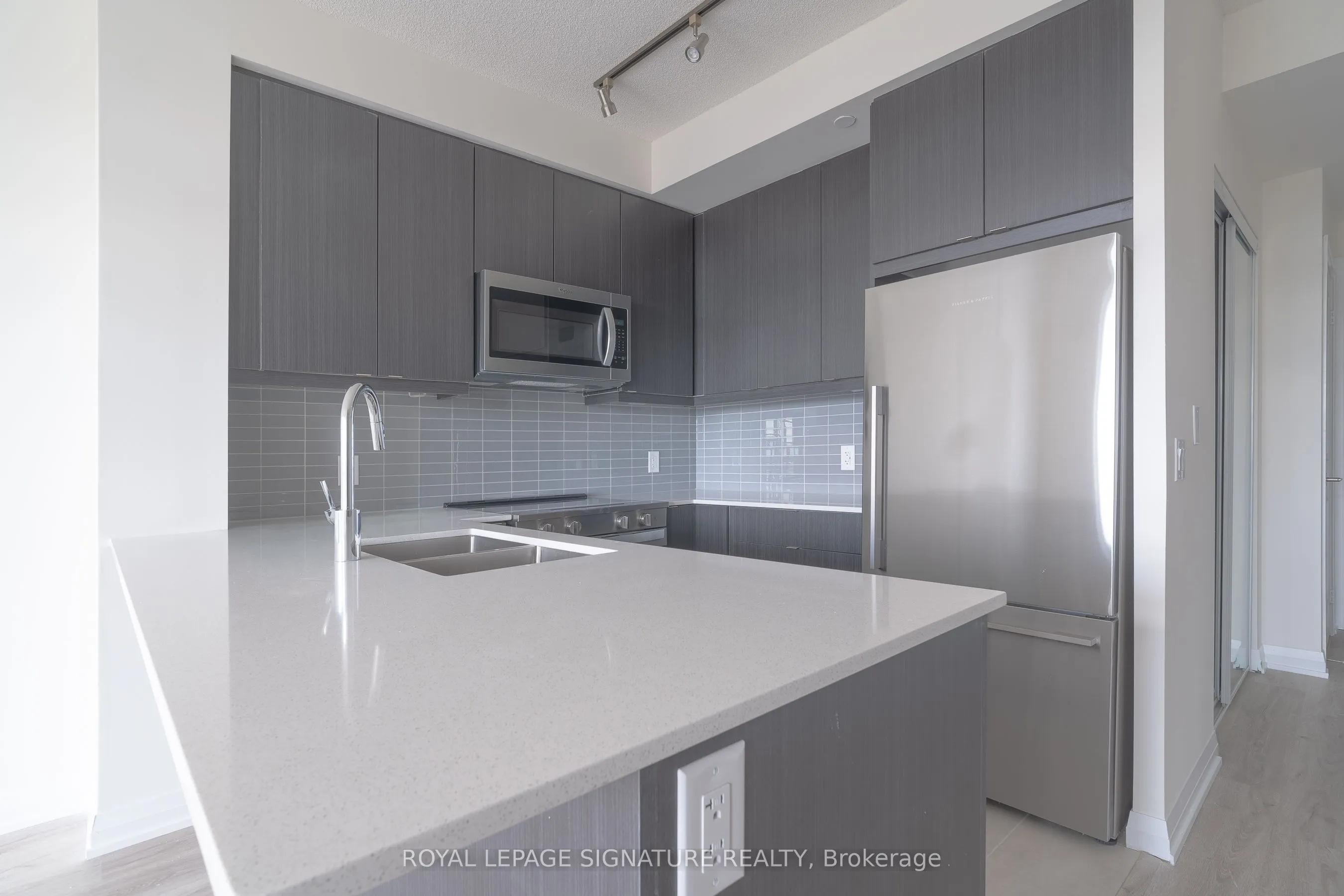 3260 Sheppard Avenue E, #2303