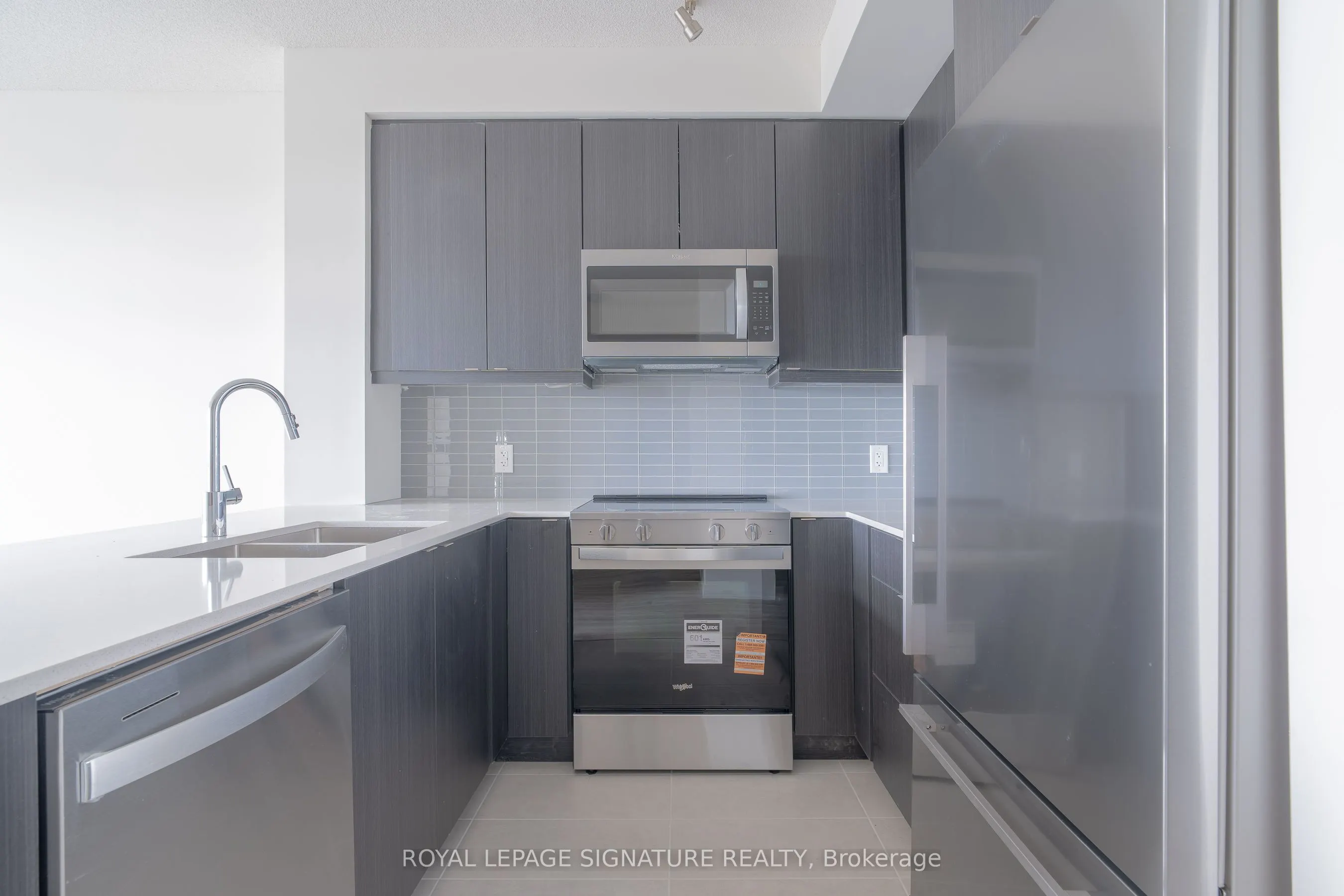 3260 Sheppard Avenue E, #2303