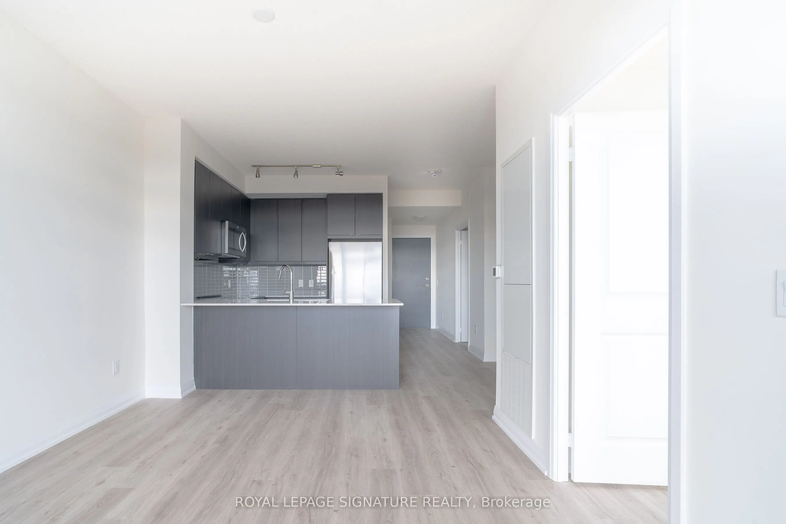 3260 Sheppard Avenue E, #2303