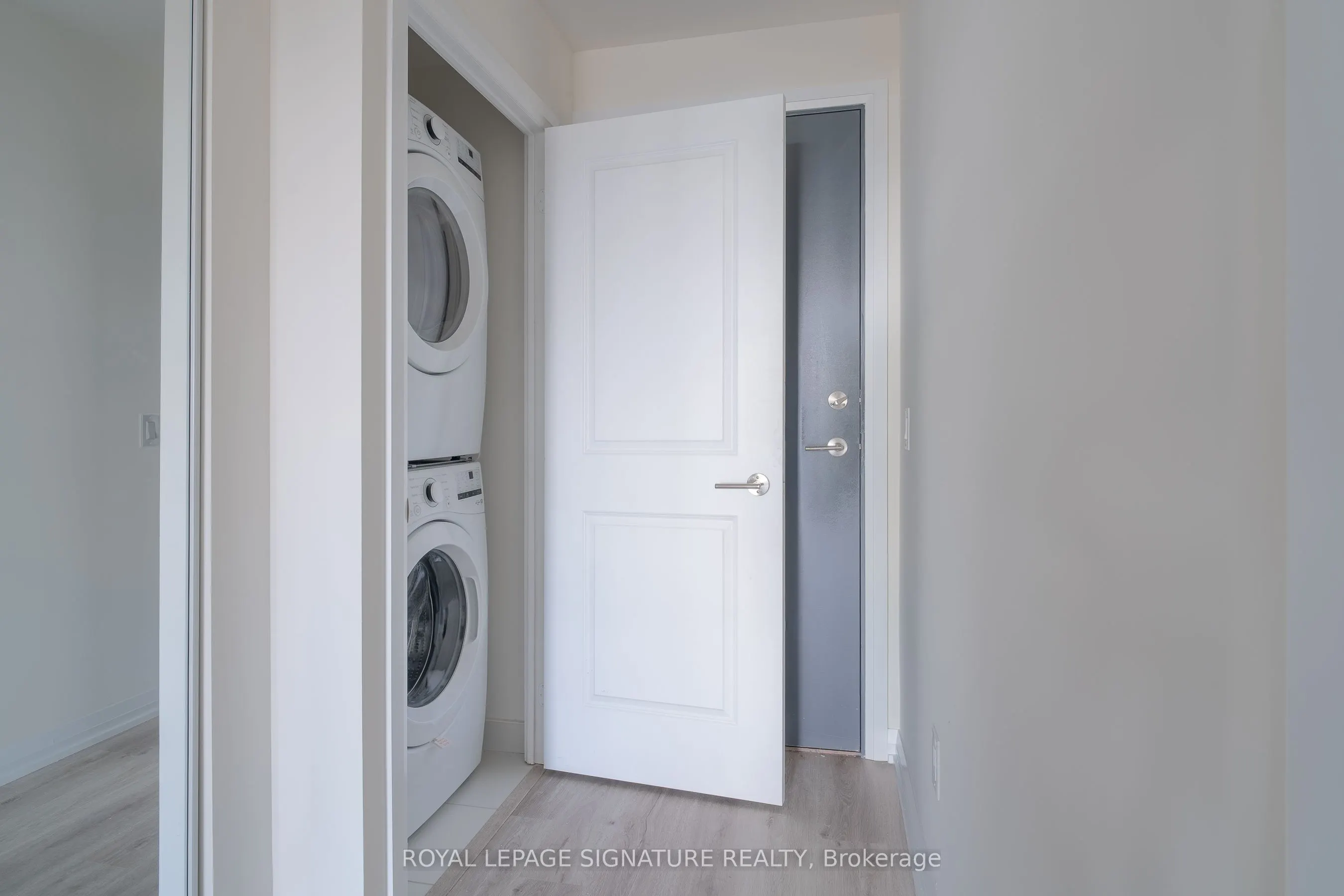 3260 Sheppard Avenue E, #2303